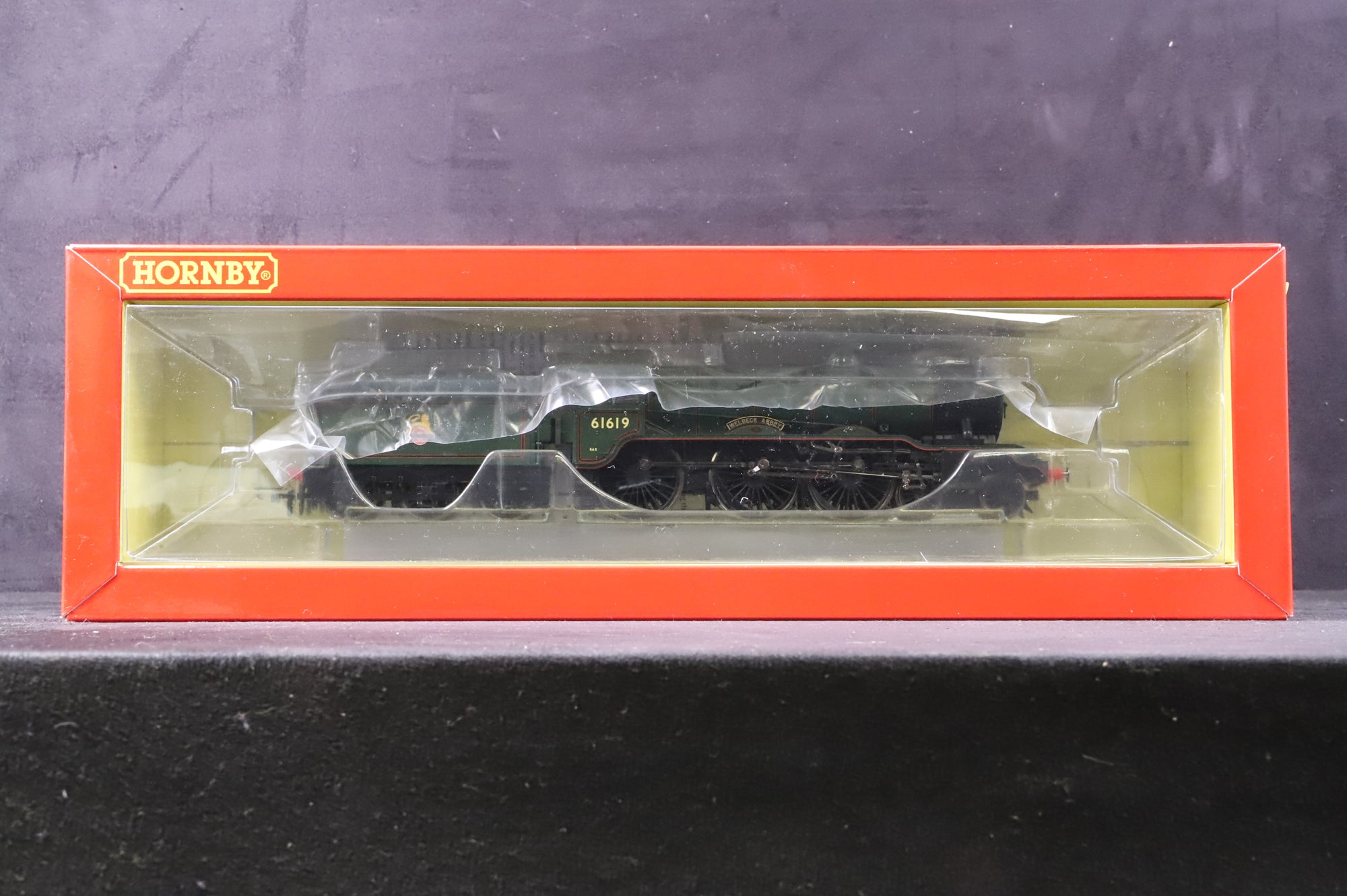 Hornby OO R3448 BR 4-6-0 B17 'Welbeck Abbey' '61619'