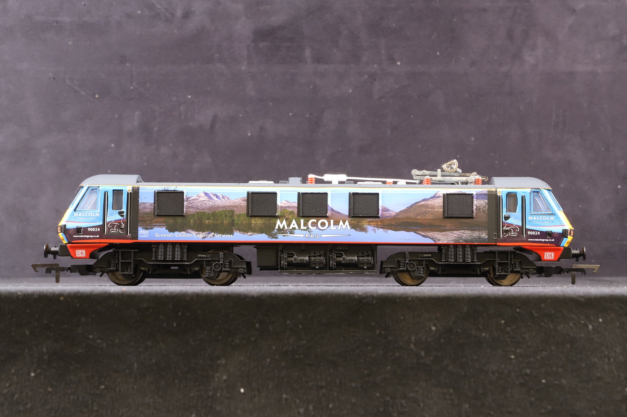 Hornby OO R3924 Class 90 '90024' Malcolm Logistics