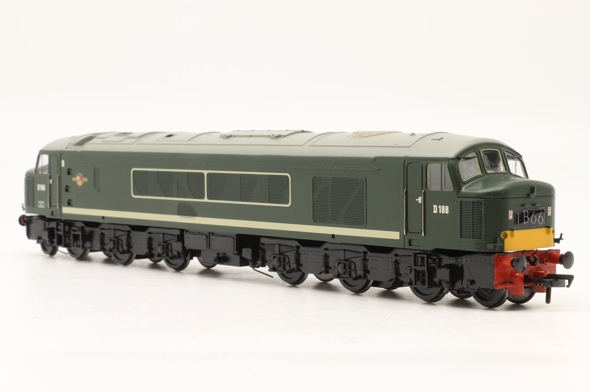 Bachmann OO 32-702DC Class 46 D188 in BR Green w/ SYPs
