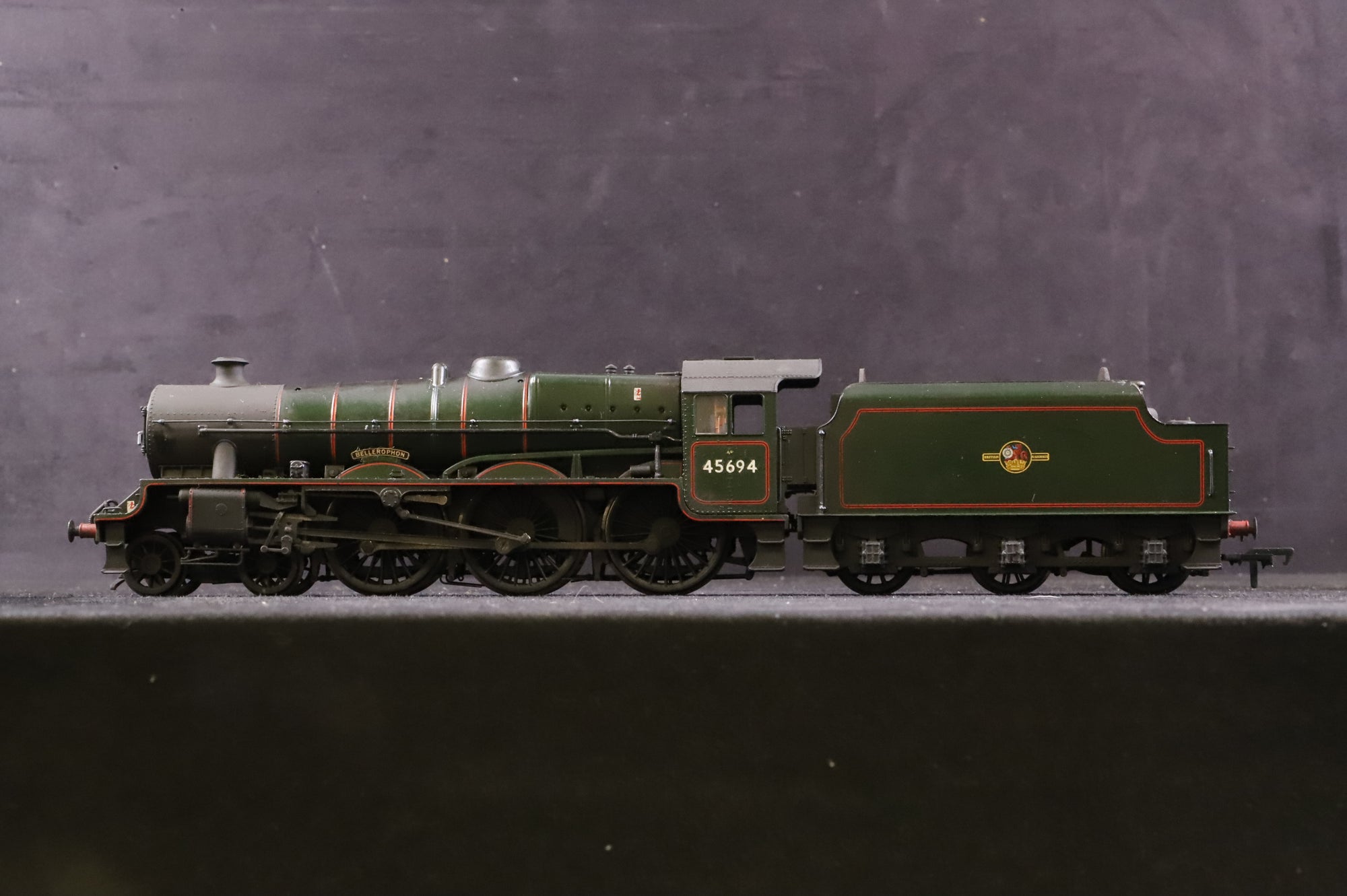 Bachmann OO 31-176DC Jubilee Class '45694' 'Bellerophon' BR Green L/C Renamed & Weathered DCC Removed