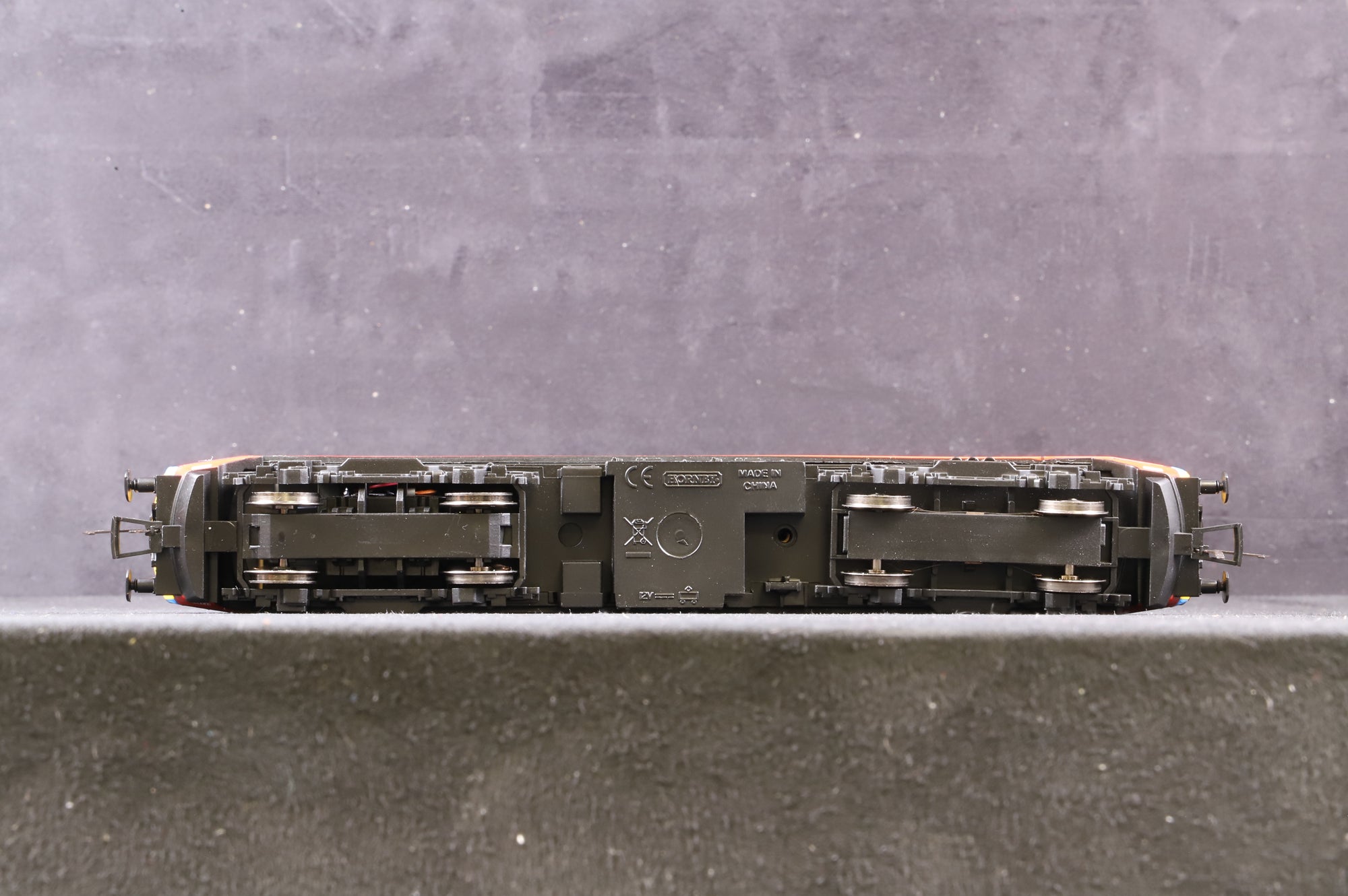 Hornby OO R3924 Class 90 '90024' Malcolm Logistics