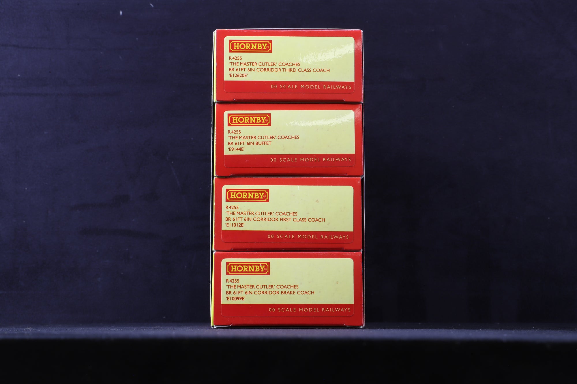 Hornby OO R4255 'The Master Cutler' Coach Pack