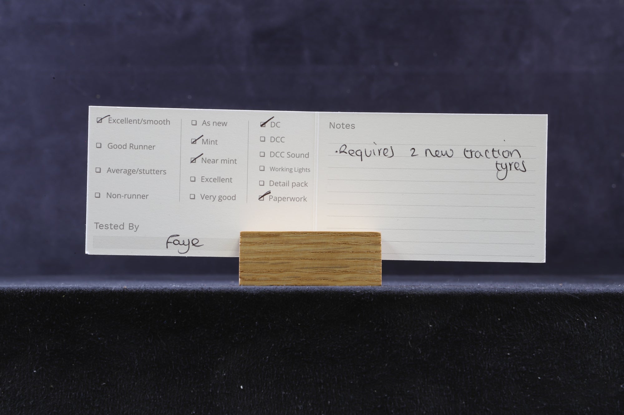 Hornby OO R3924 Class 90 '90024' Malcolm Logistics