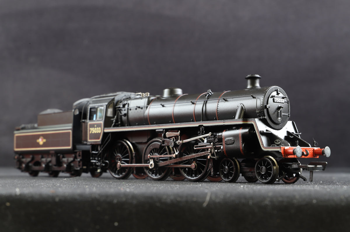 Bachmann OO 31-118 Standard Class 4MT &#39;75033&#39; BR2 Tender BR Lined Black Late Crest