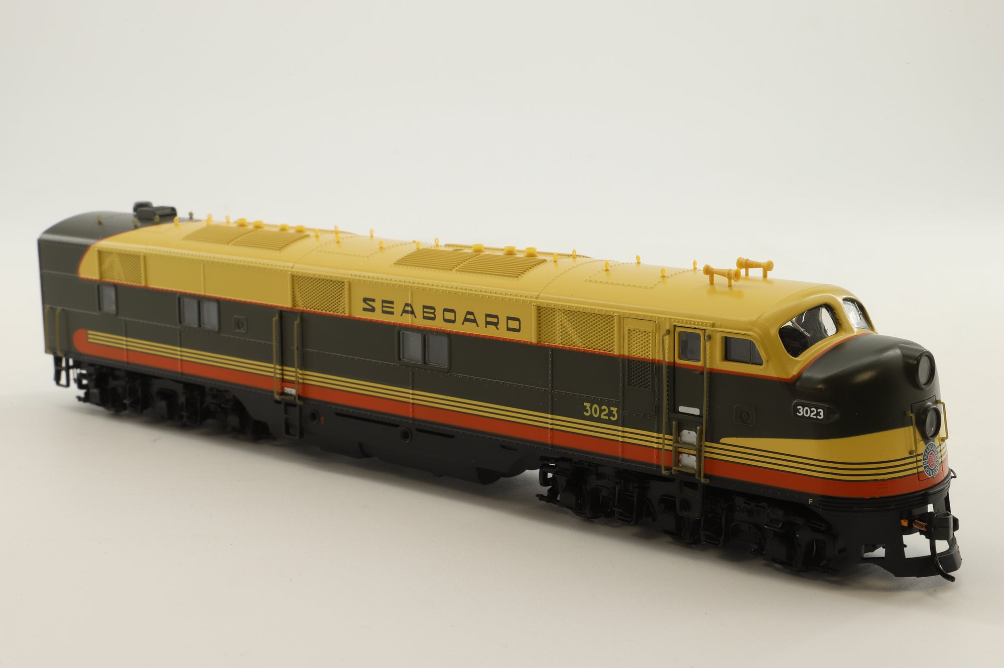 Proto 2000 HO 21084/86 E7A/B Locomotive Set #3023/3105 in Seaboard Liveries
