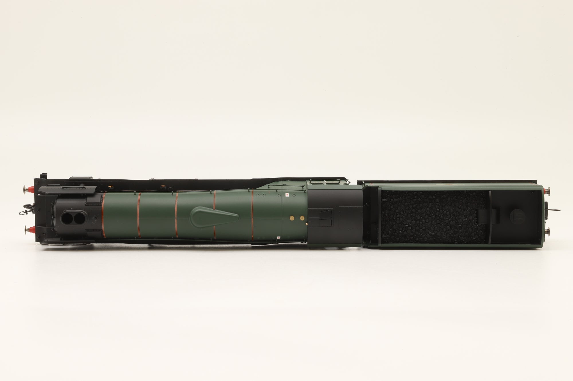 Hornby OO R2342 Class A3 '60077' 'The White Knight' BR Green L/C