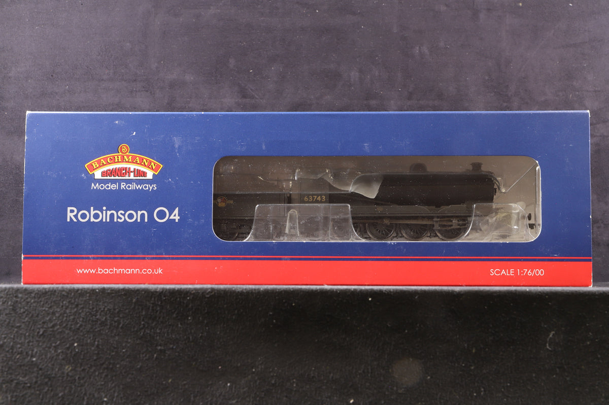 Bachmann OO 31-001Z Robinson 04 63743 in BR Black with Late Crests - Weathered