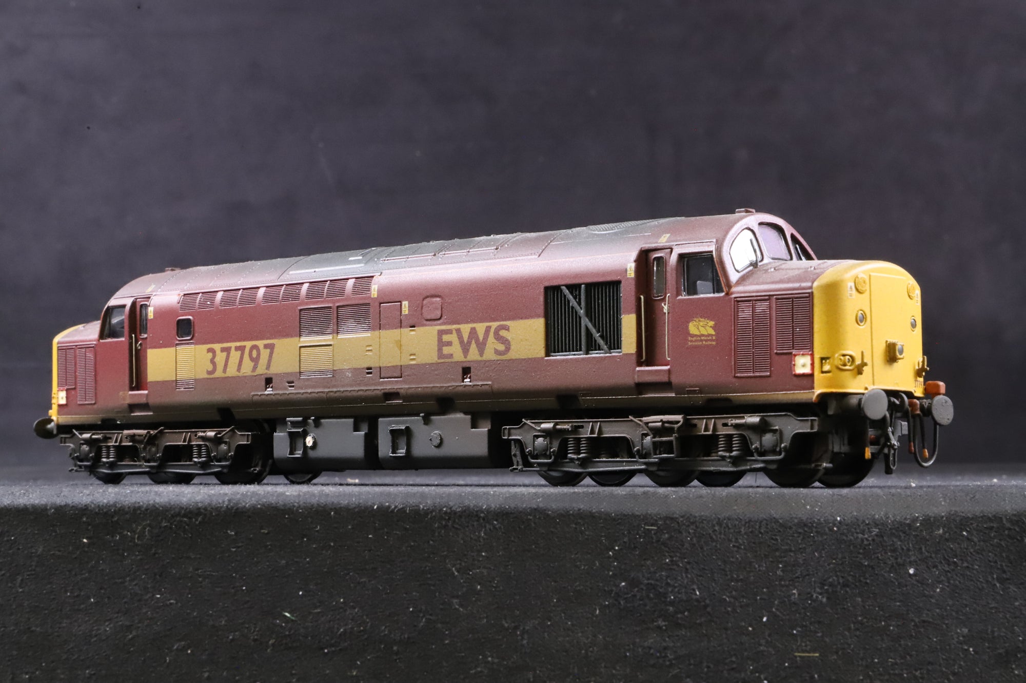 Bachmann OO Class 37 EWS '37797', DCC Fitted, Weathered