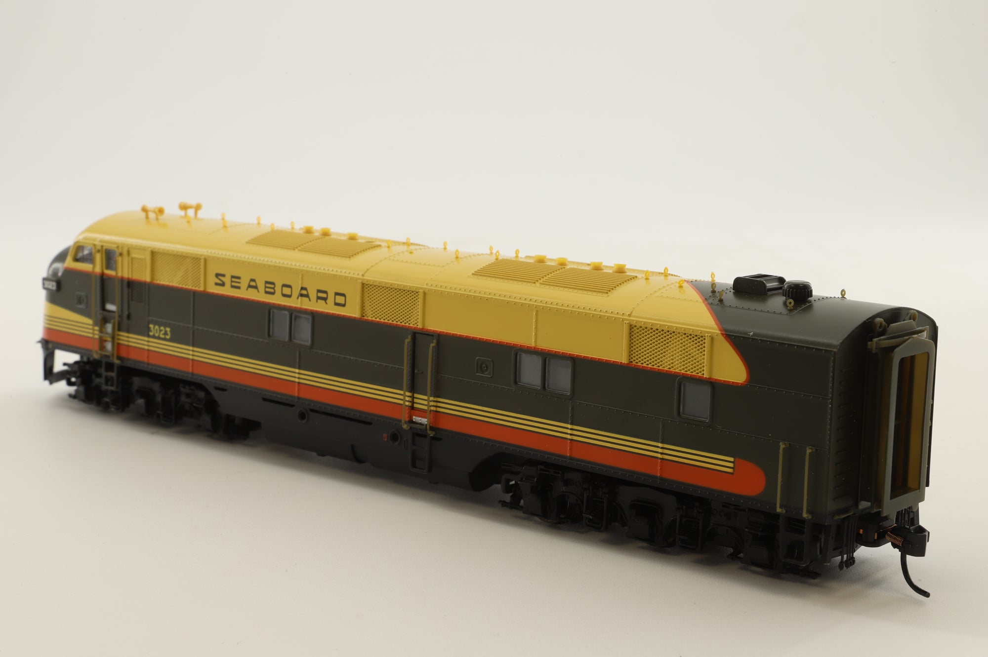Proto 2000 HO 21084/86 E7A/B Locomotive Set #3023/3105 in Seaboard Liveries
