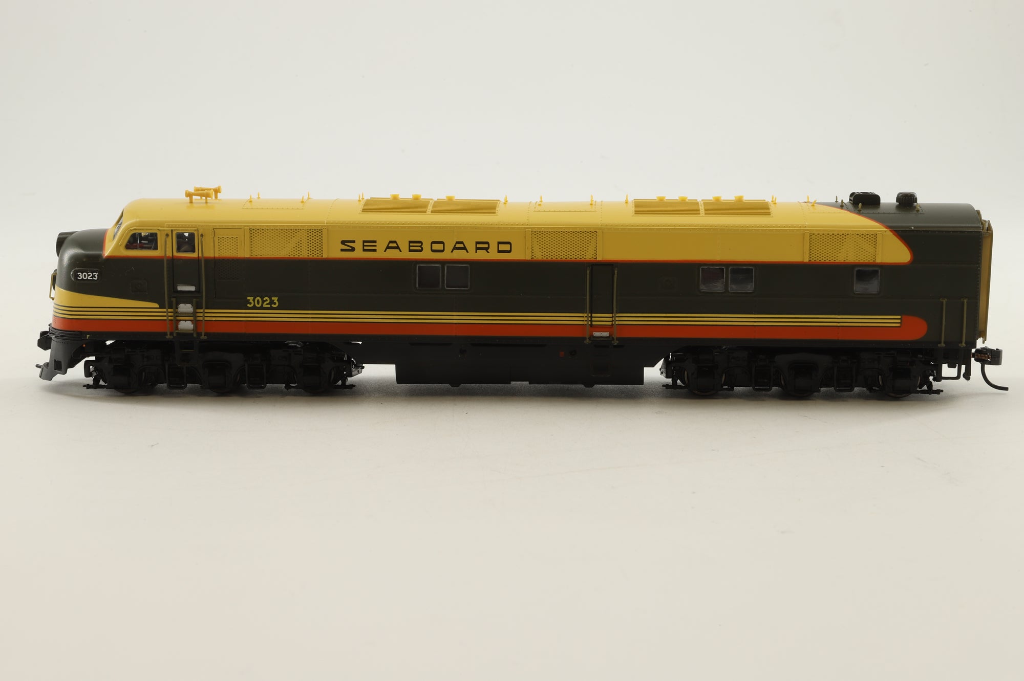 Proto 2000 HO 21084/86 E7A/B Locomotive Set #3023/3105 in Seaboard Liveries