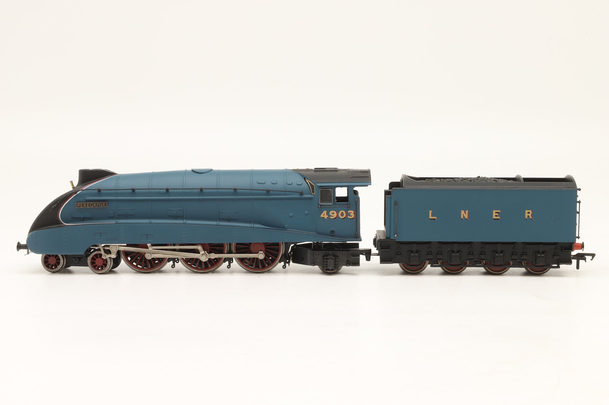 Bachmann OO 31-952 Class A4 4903 'Peregrine' in LNER Blue