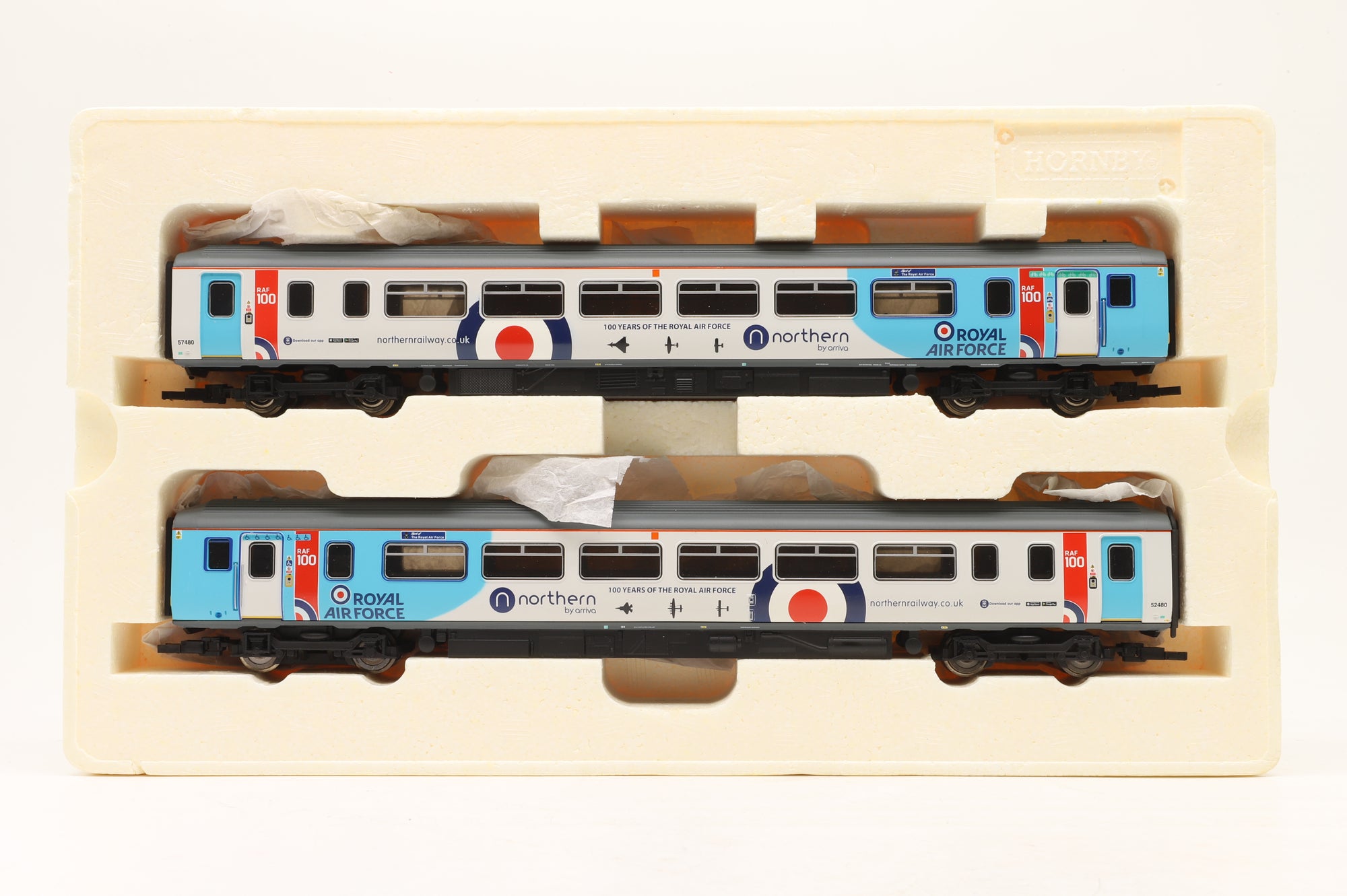 Hornby OO R3772 Class 156 2-Car DMU 156480 in Northern/RAF Livery