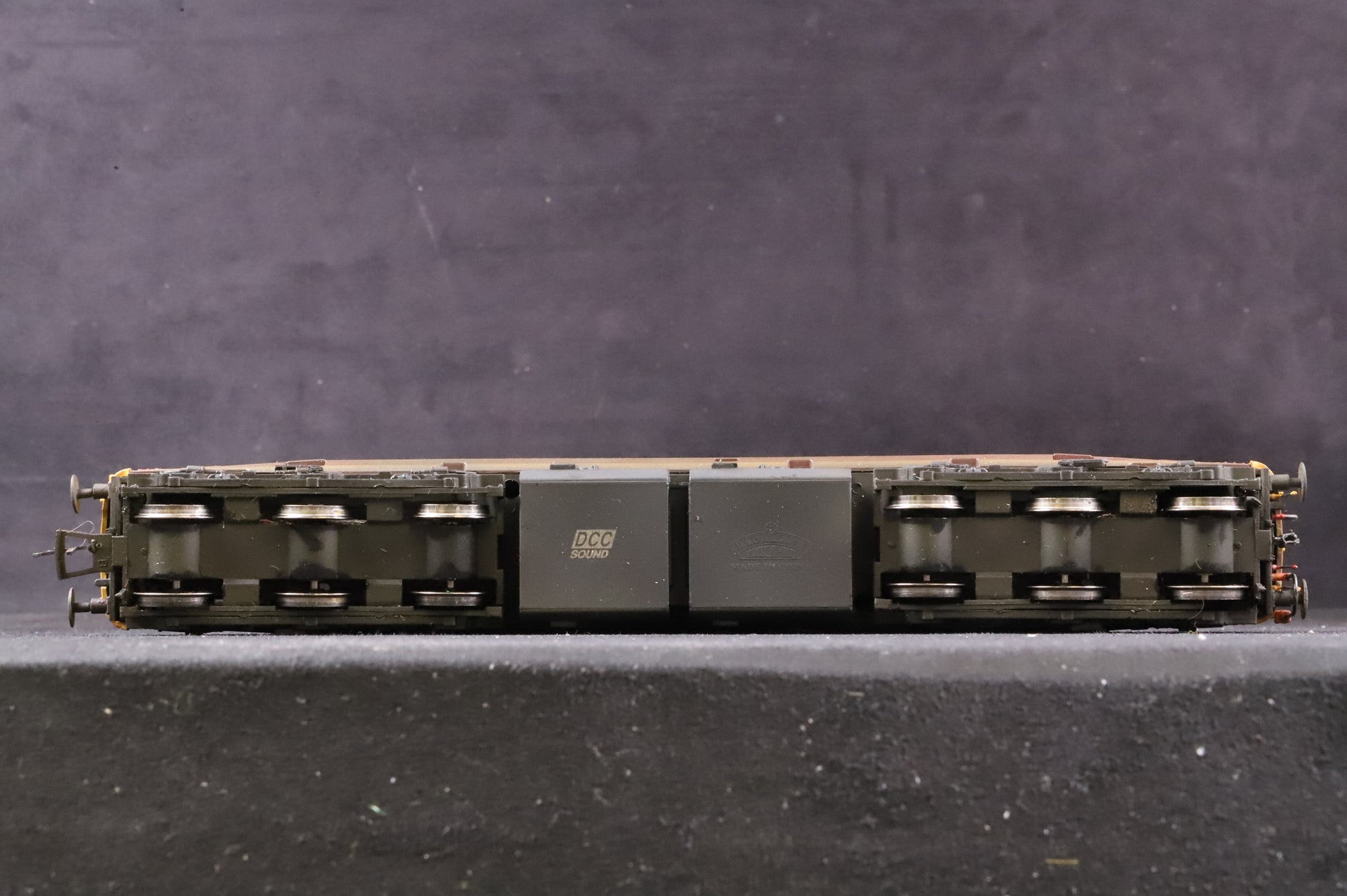 Bachmann OO Class 37 EWS '37797', DCC Fitted, Weathered