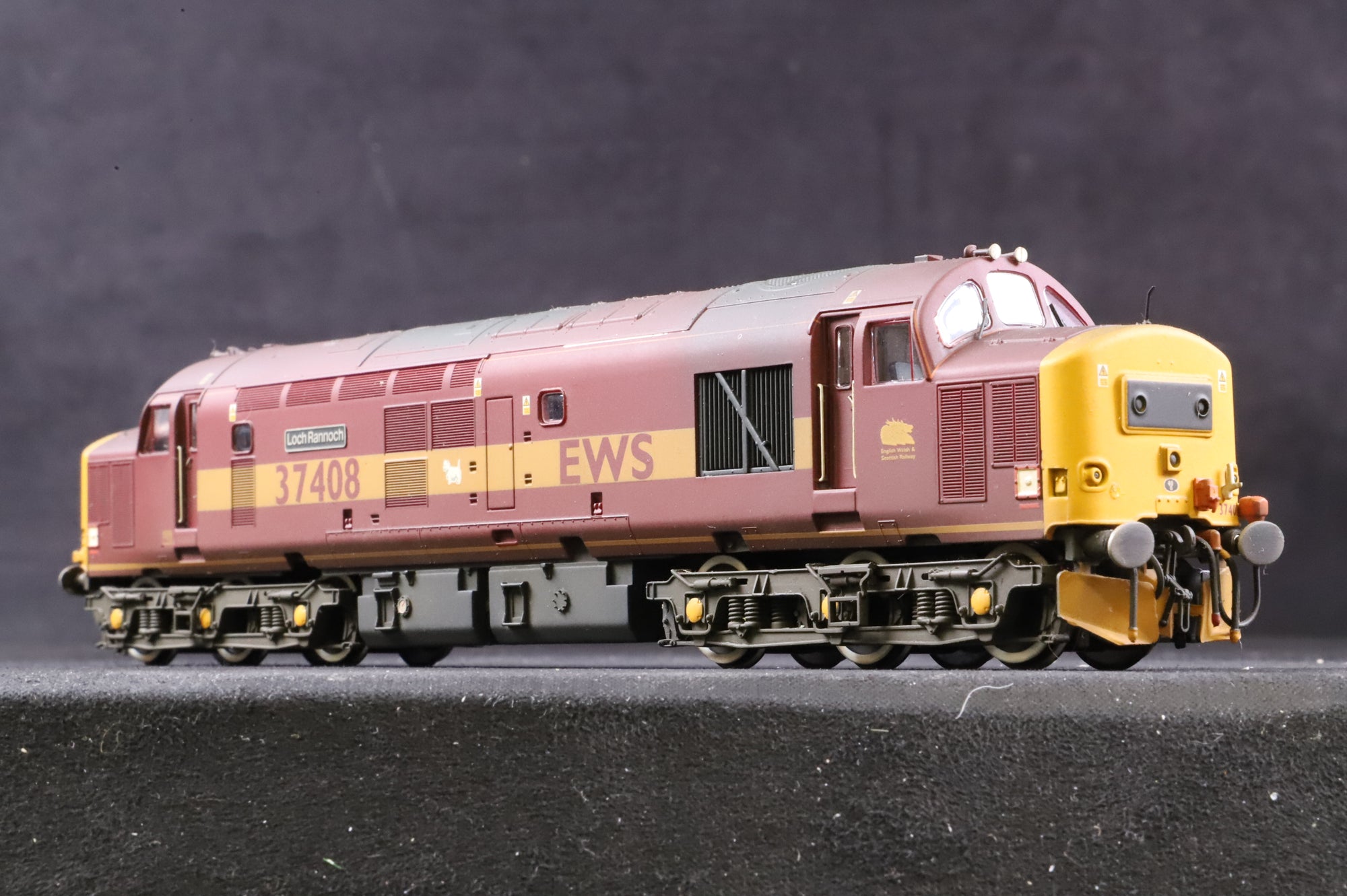 Bachmann OO Class 37 'Loch Rannoch' '37408', Weathered