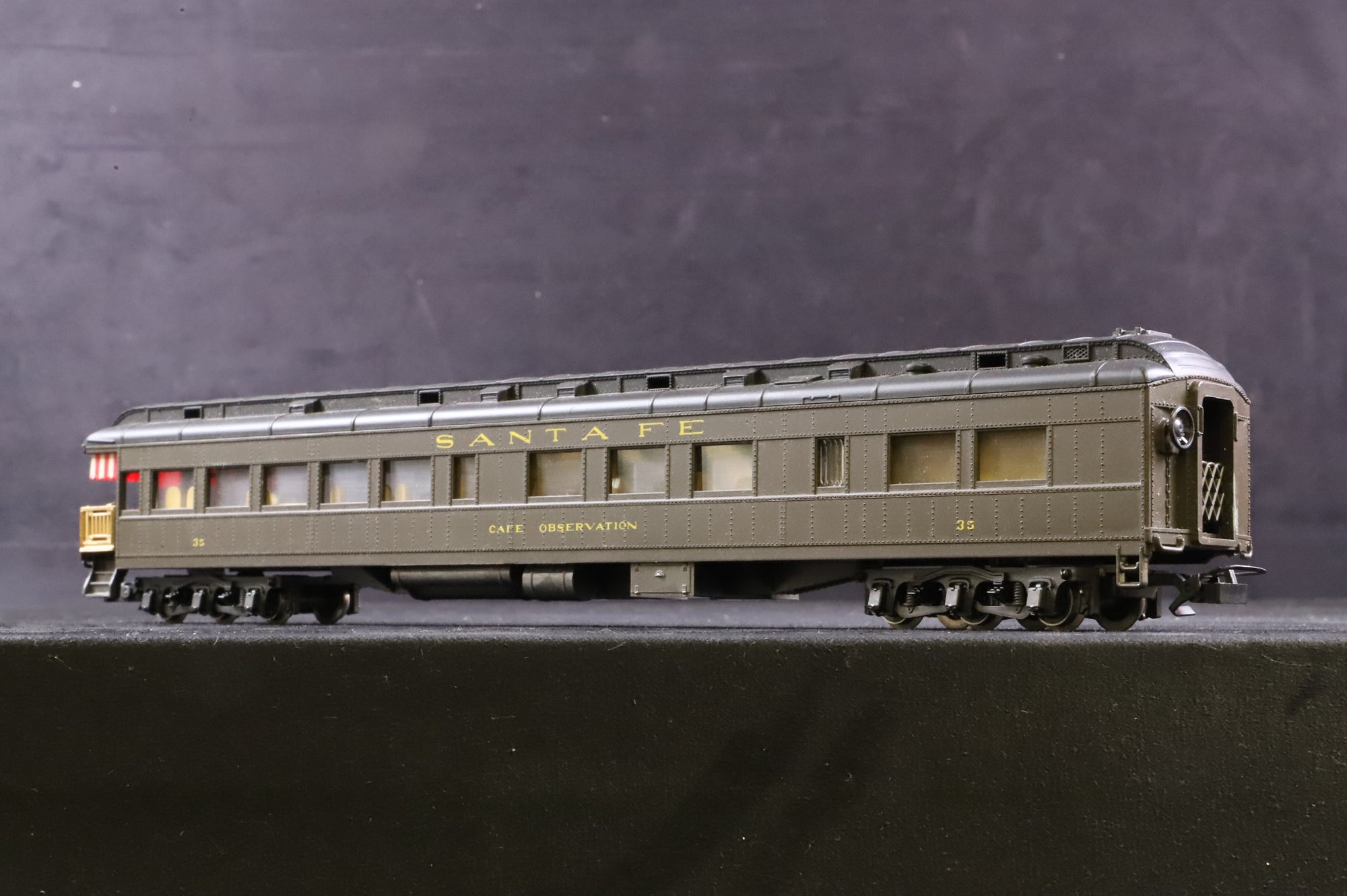 Rivarossi HO Pair of Santa Fe Coaches, 2732 Dining Car & 2718 Cafe Observation