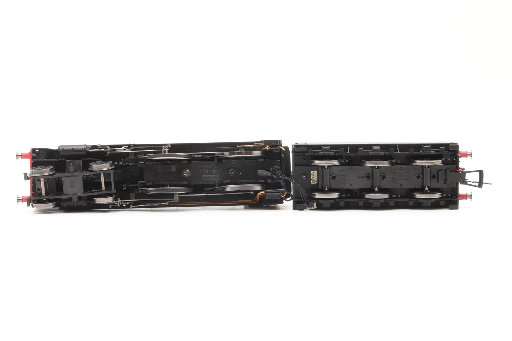 WORKSHOP Hornby OO R2744 Schools Class 30932 'Blundell's' in Lined BR Black w/ Early Crests - NON-RUNNER