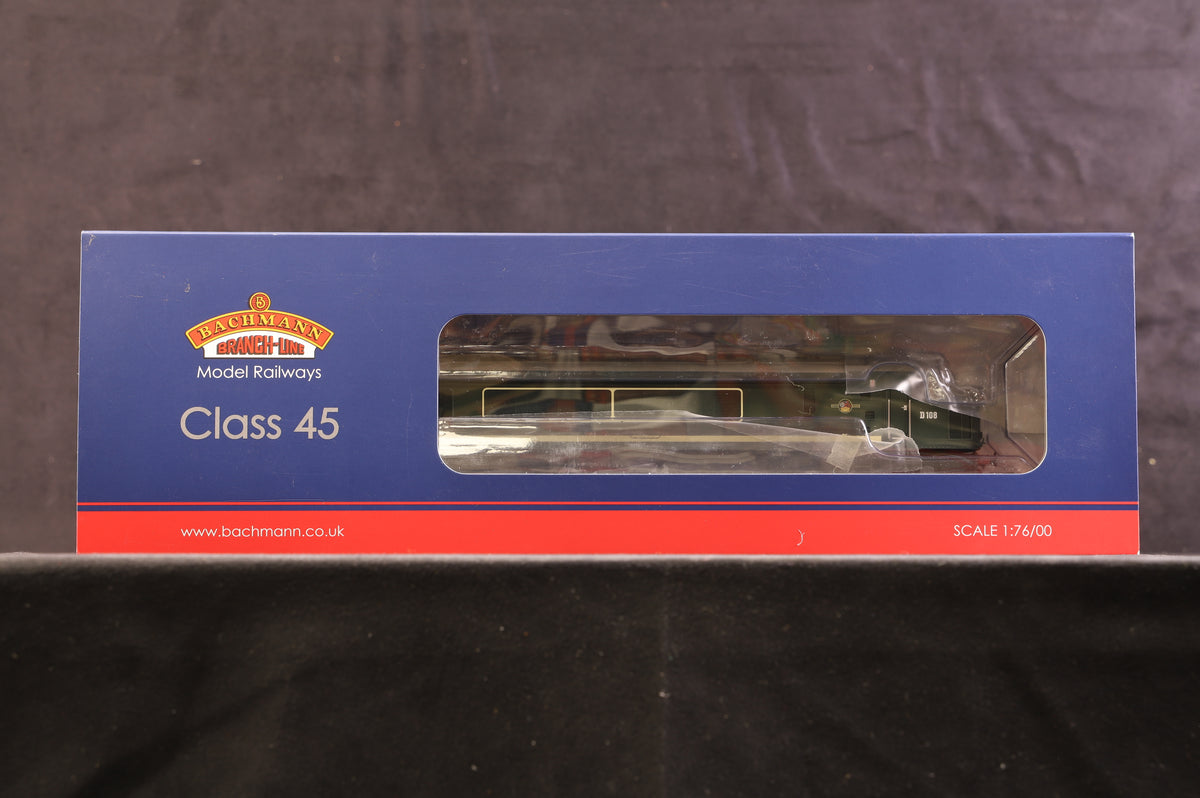 Bachmann OO 32-681 Class 45 &#39;D108&#39; BR Green Split Centre Headcode, Weathered