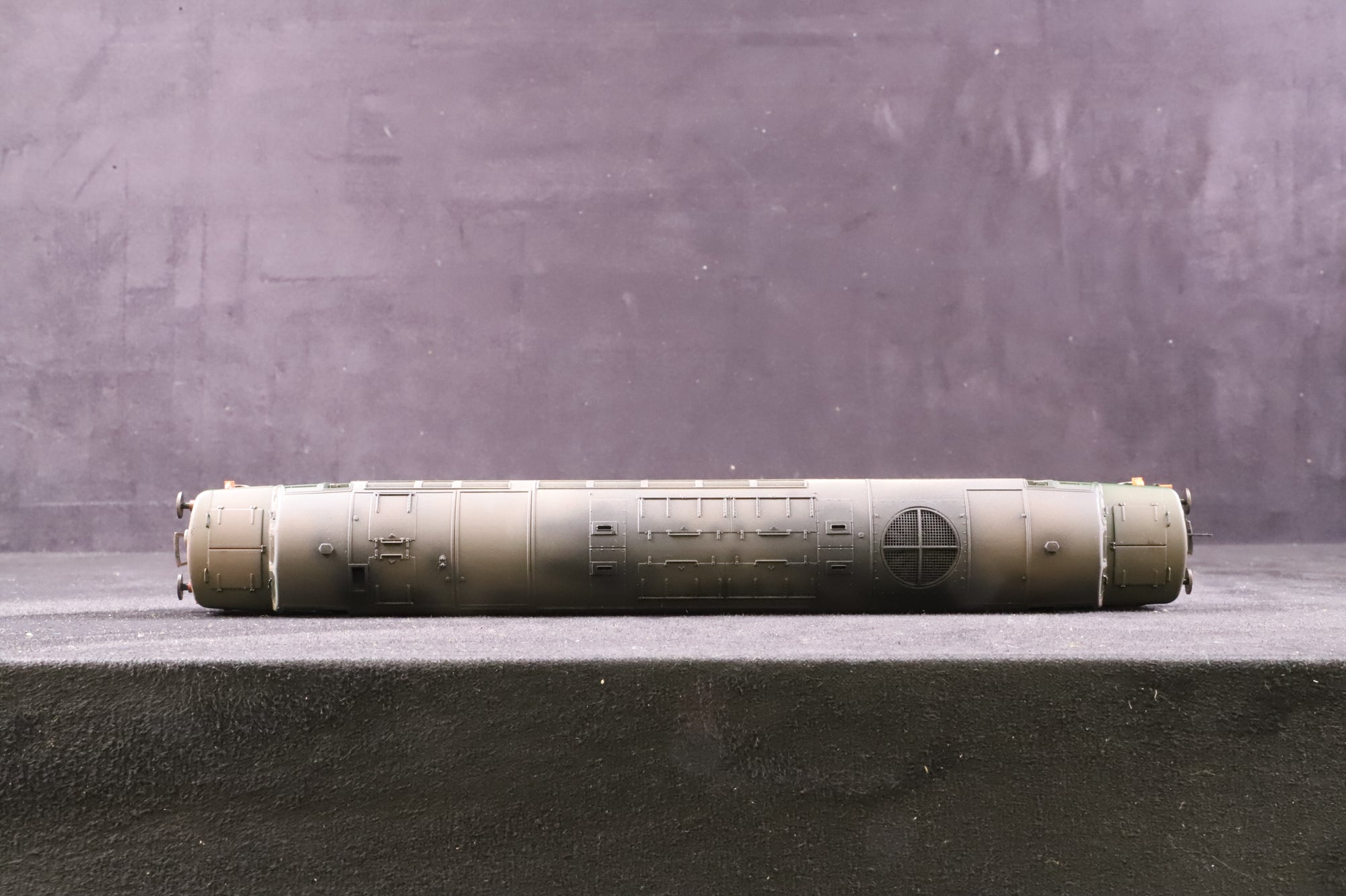 Bachmann OO 32-480DS Class 40 D211 'Mauritania' in BR Green - DCC Sound & Weathered