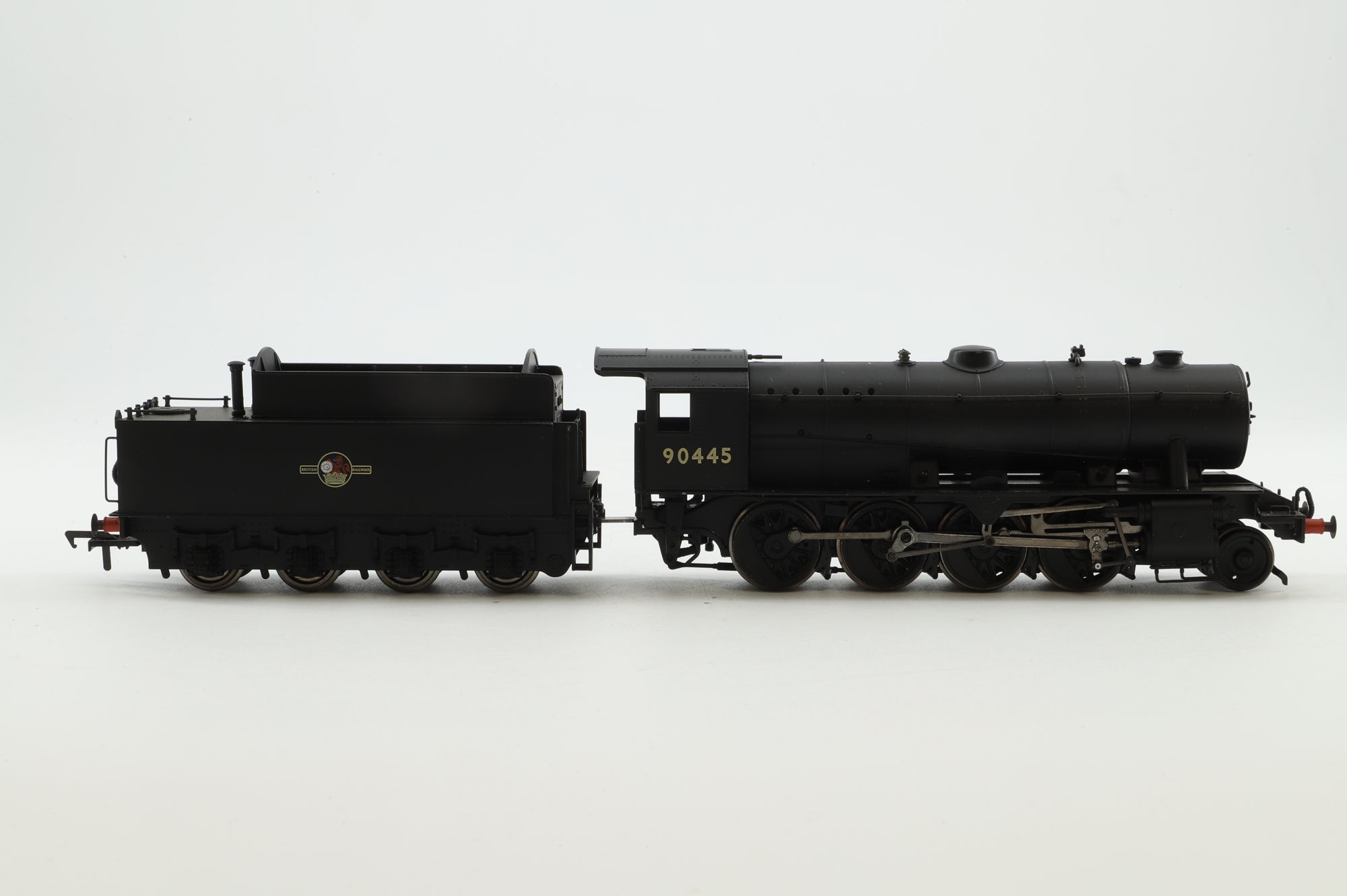 Bachmann OO 32-252 WD 2-8-0 90445 in BR Black w/ Late Crests