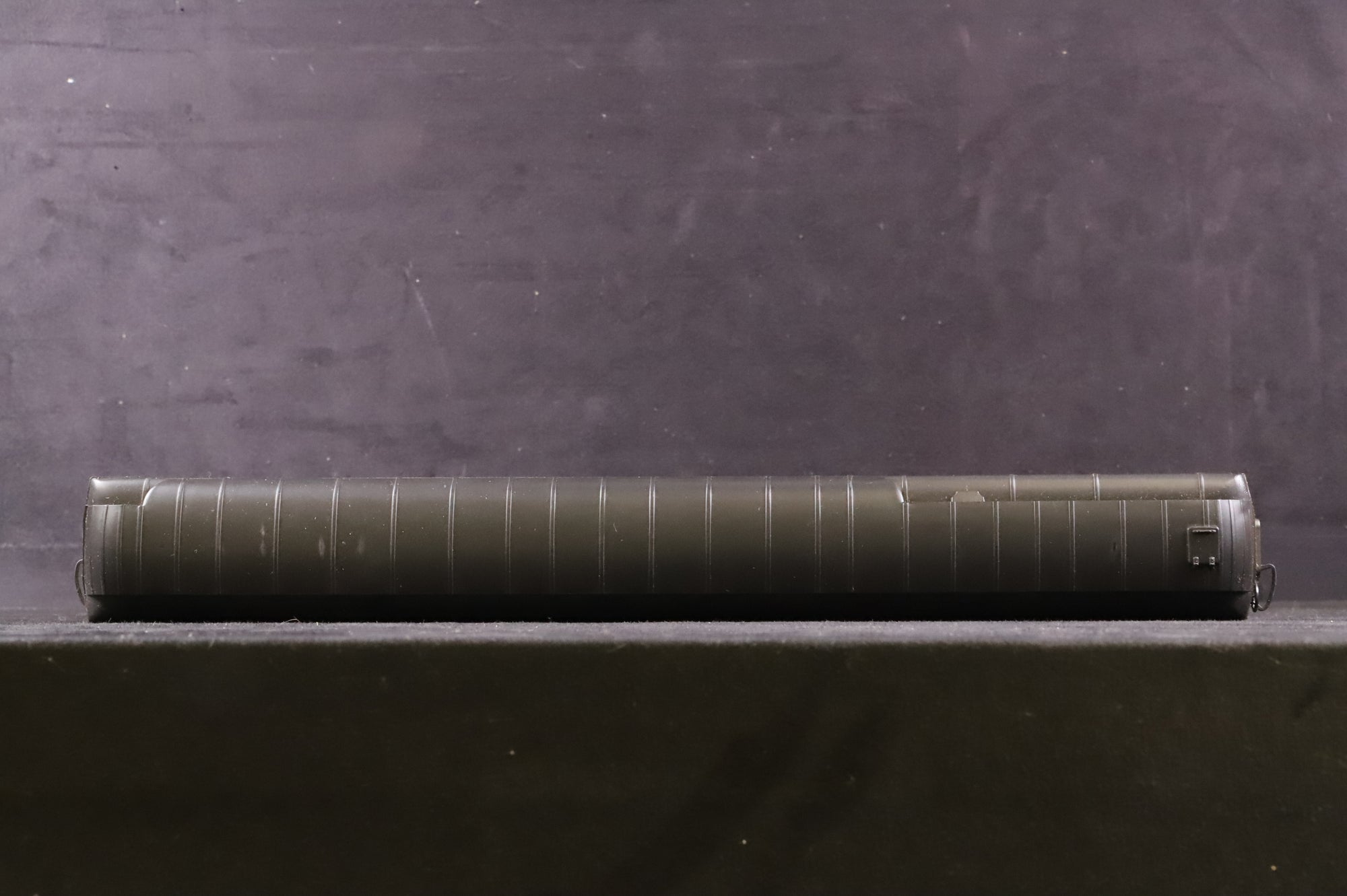 Rivarossi HO Pair of Santa Fe Coaches, 2732 Dining Car & 2718 Cafe Observation