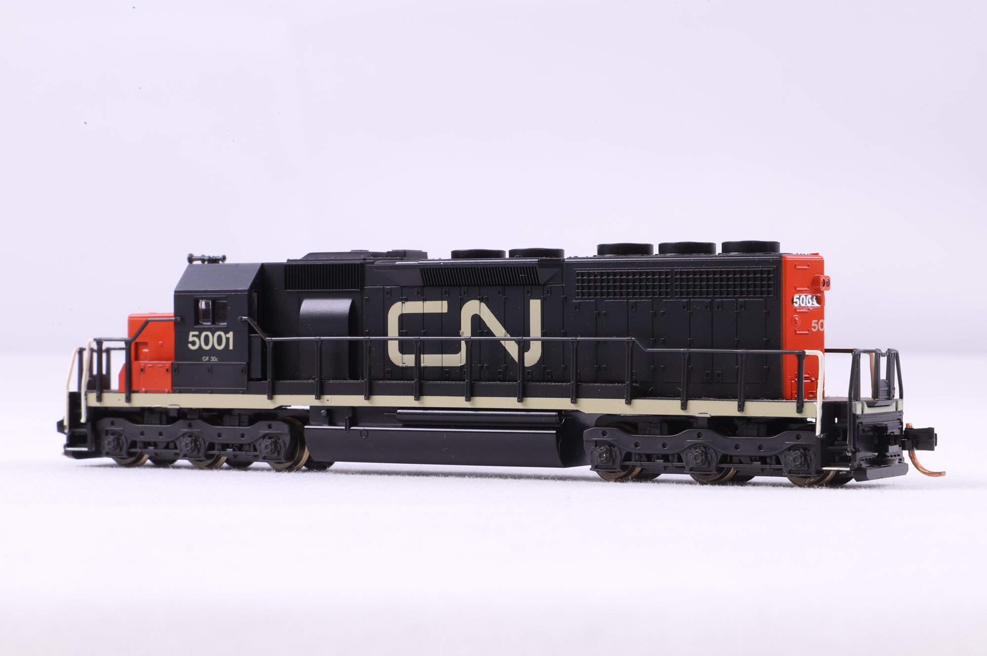 Kato N 176-20L SD40 CN '5001' Black & Orange/Red