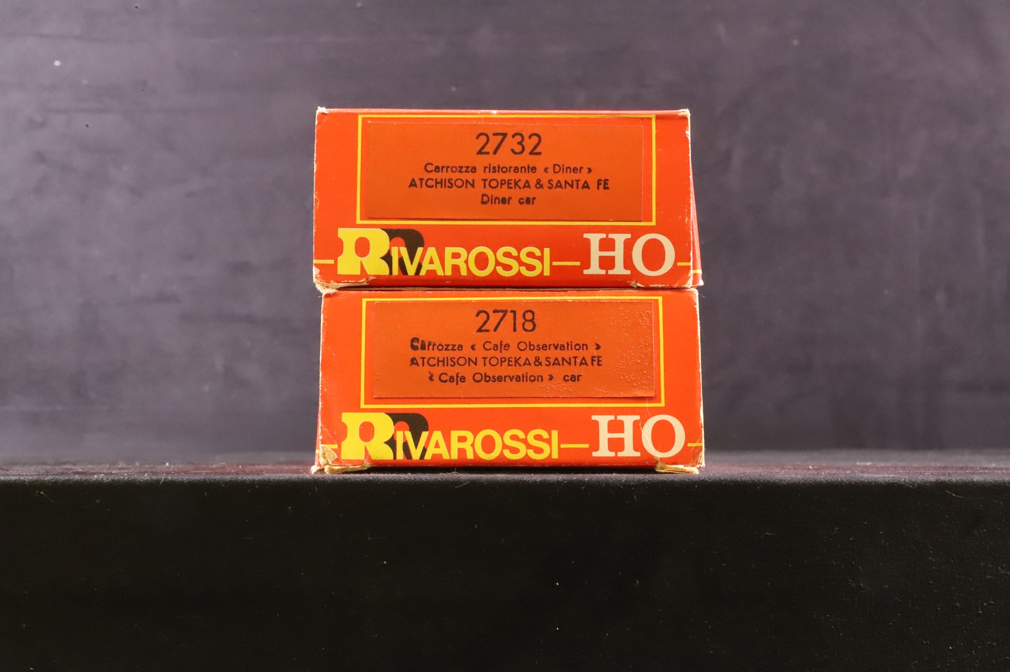 Rivarossi HO Pair of Santa Fe Coaches, 2732 Dining Car & 2718 Cafe Observation