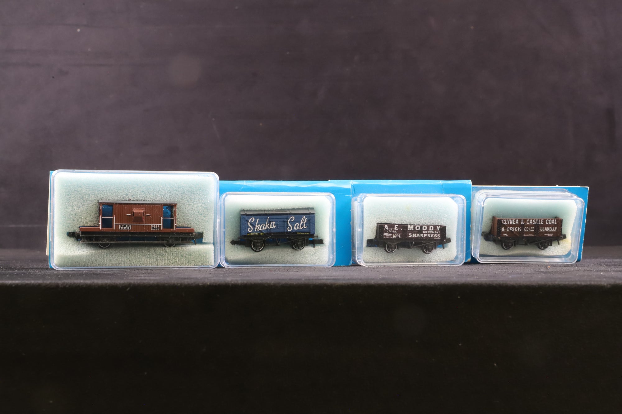 Peco N Gauge Rake of 3x Assorted Private Owner Wagons & 1x BR Bauxite Brake Van