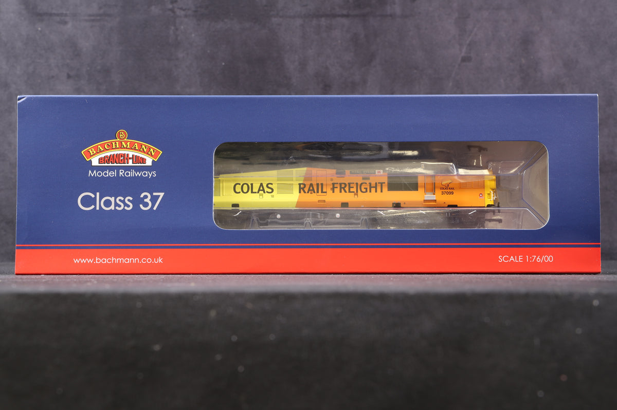 Bachmann OO 32-789 Class 37/0 &#39;37099&#39; &#39;Merl Evans&#39; Colas Railfreight