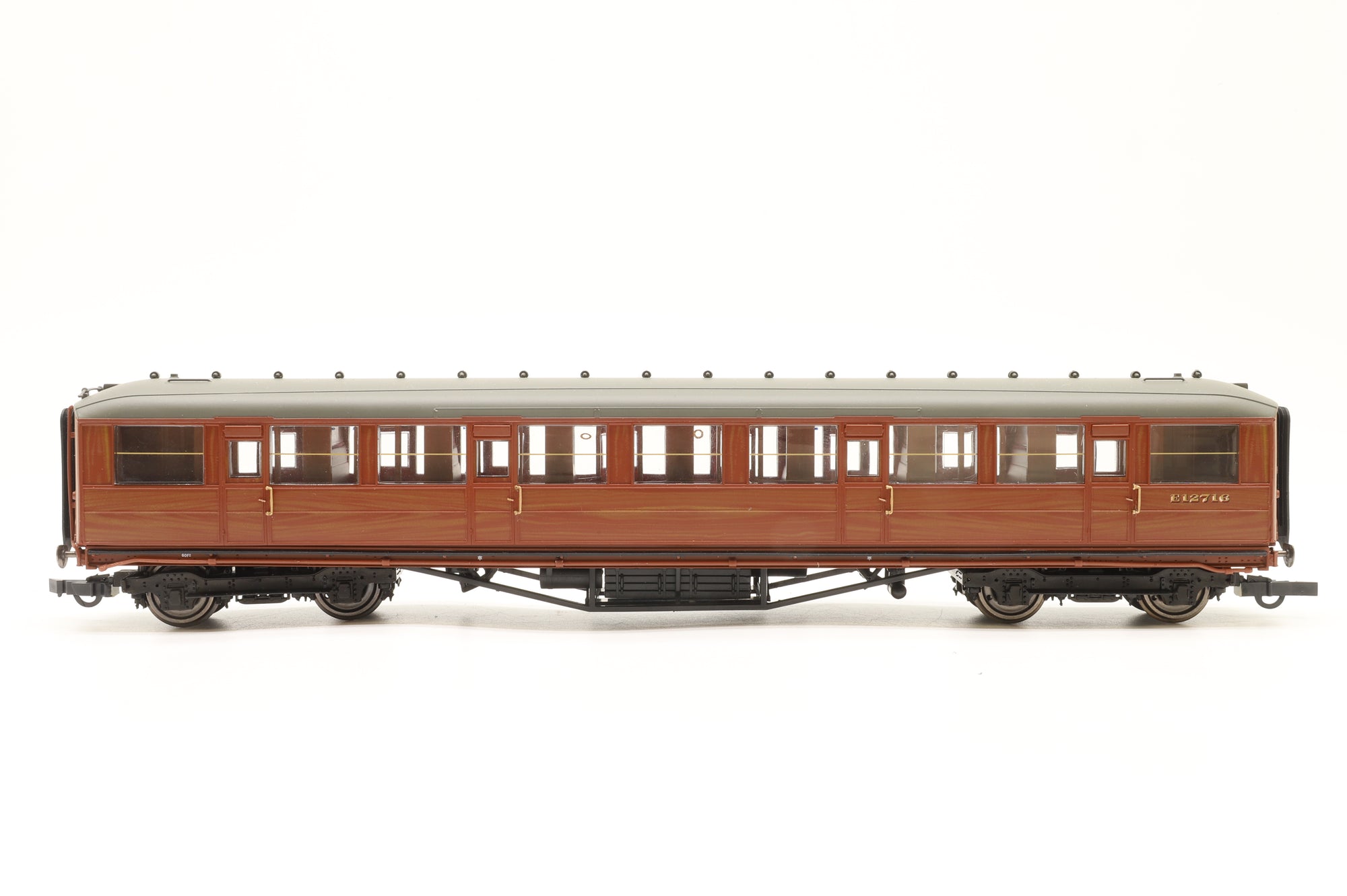 Hornby OO Rake of 7 Teak Gresley Coaches, DCC Controlled Lighting