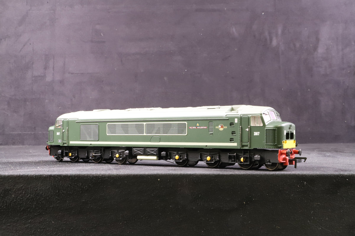 Bachmann OO 32-675 Class 45 Diesel &#39;D67&#39; &#39;The Royal Artilleryman&#39; BR Green L/C