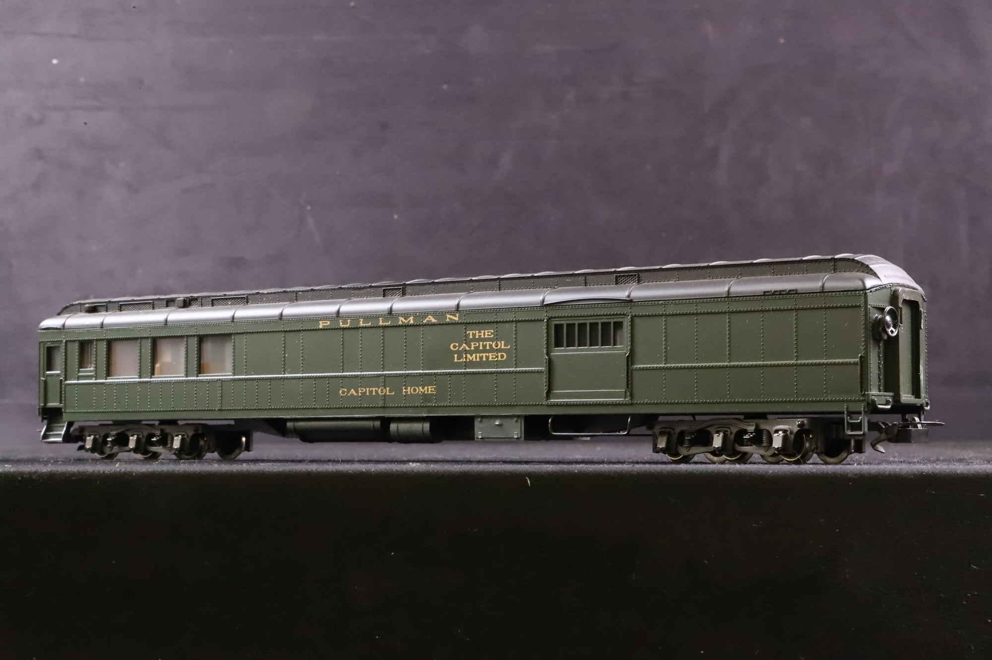 Rivarossi HO Pair of Pullmans, Inc, 2692 The Capitol Limited 'Capitol Home' & 2693 Lincoln Memorial