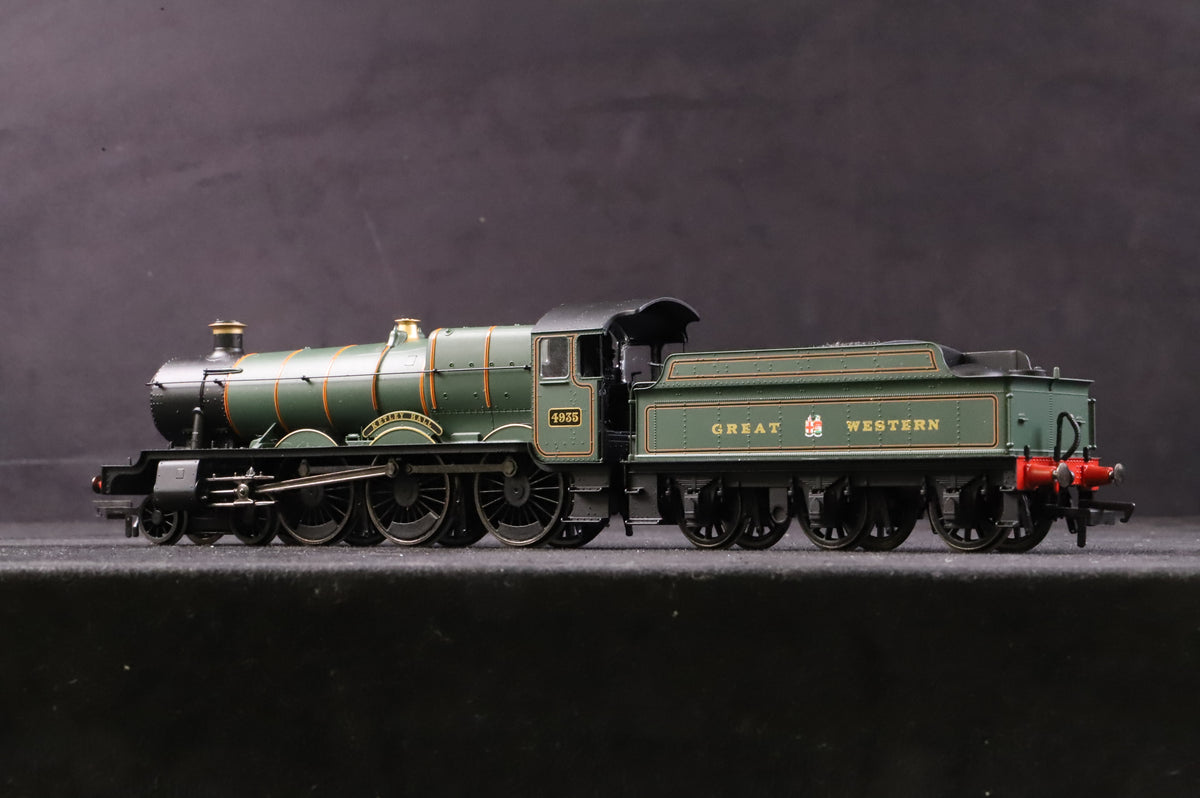 Hornby OO GWR Hall Class &#39;4935&#39; &#39;Ketley Hall&#39; GWR Green DCC Sound