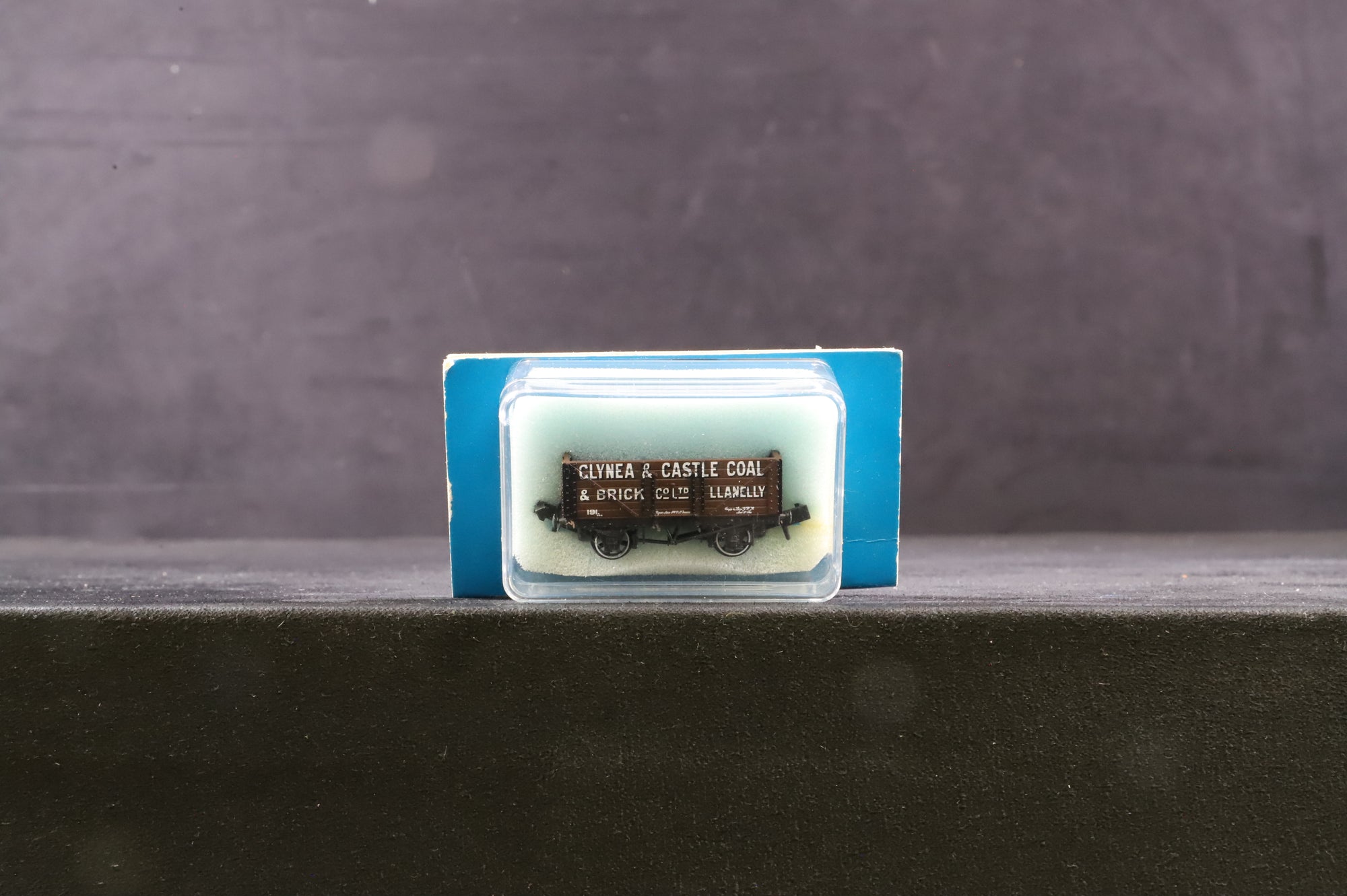 Peco N Gauge Rake of 3x Assorted Private Owner Wagons & 1x BR Bauxite Brake Van