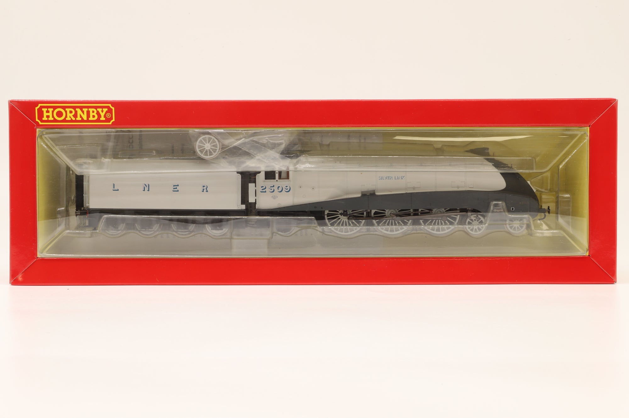 Hornby OO R3306 The Silver Jubilees Class A4 '2509' 'Silver Link' LNER Silver Ltd Ed 491/ 1000
