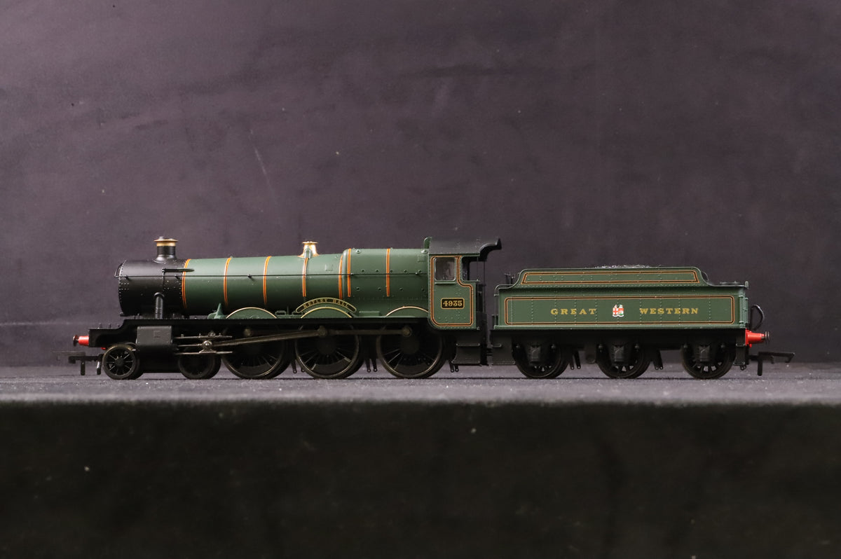 Hornby OO GWR Hall Class &#39;4935&#39; &#39;Ketley Hall&#39; GWR Green DCC Sound