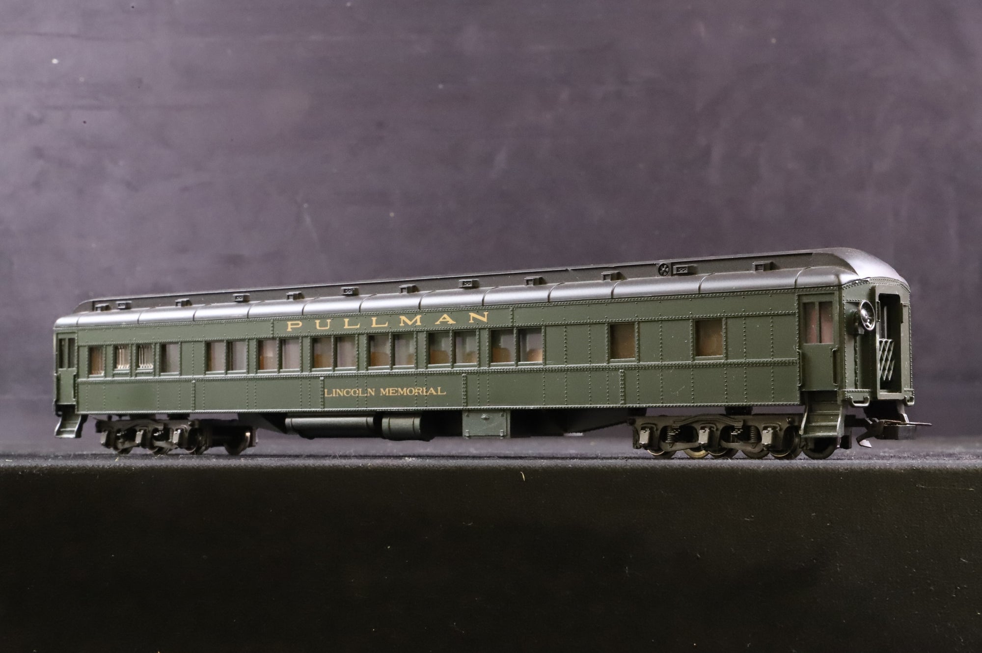 Rivarossi HO Pair of Pullmans, Inc, 2692 The Capitol Limited 'Capitol Home' & 2693 Lincoln Memorial