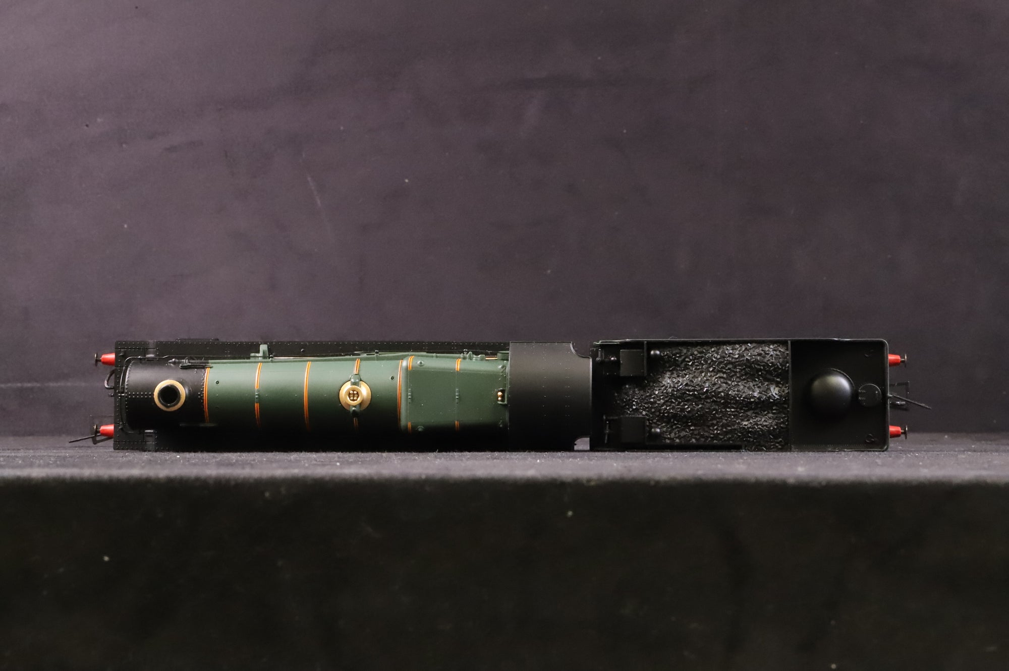 Hornby OO GWR Hall Class '4935' 'Ketley Hall' GWR Green DCC Sound