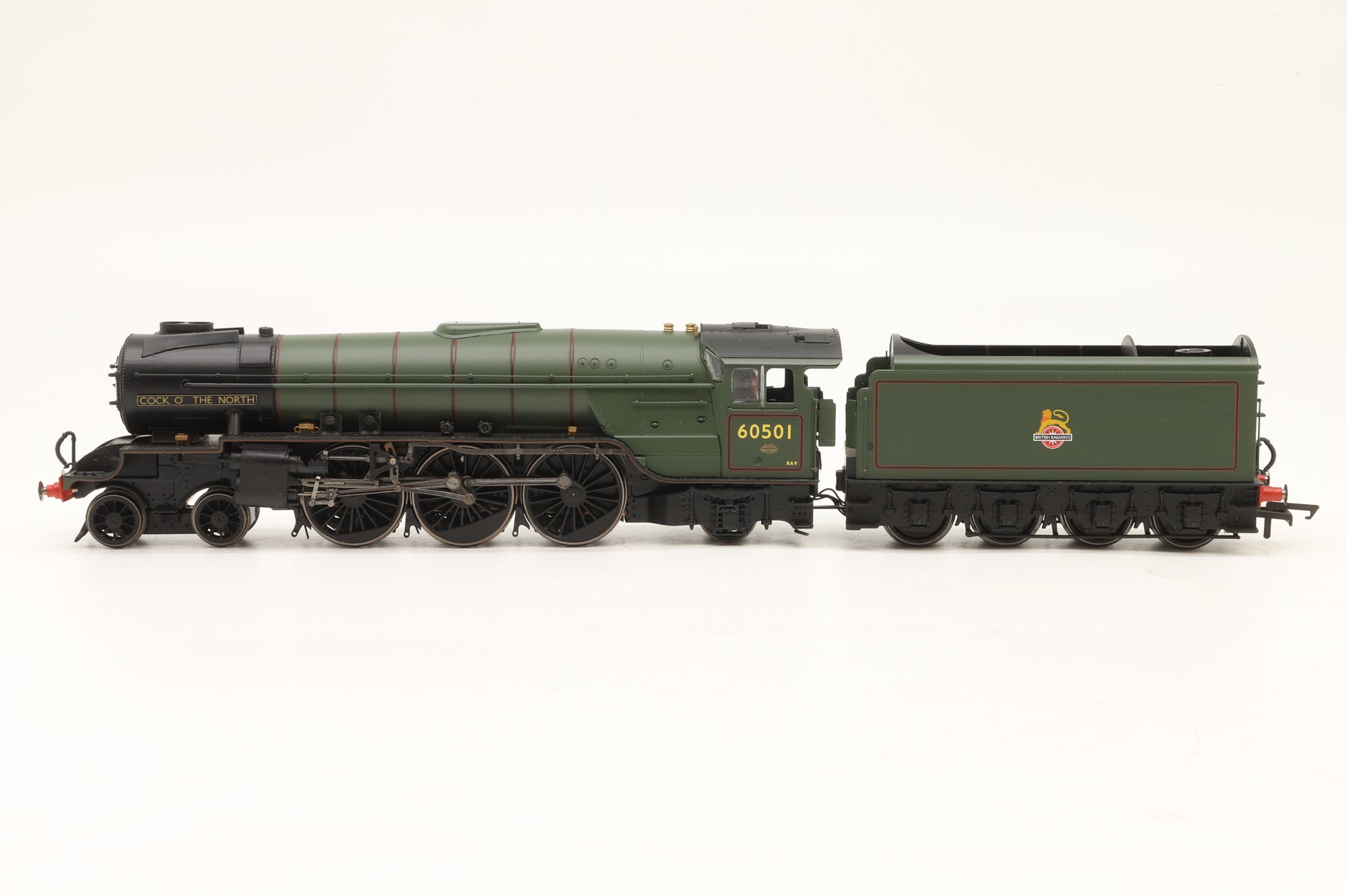 Hornby OO R3830 Thompson Class A2/2 'Cock O' The North' '60501' BR Lined Green E/C