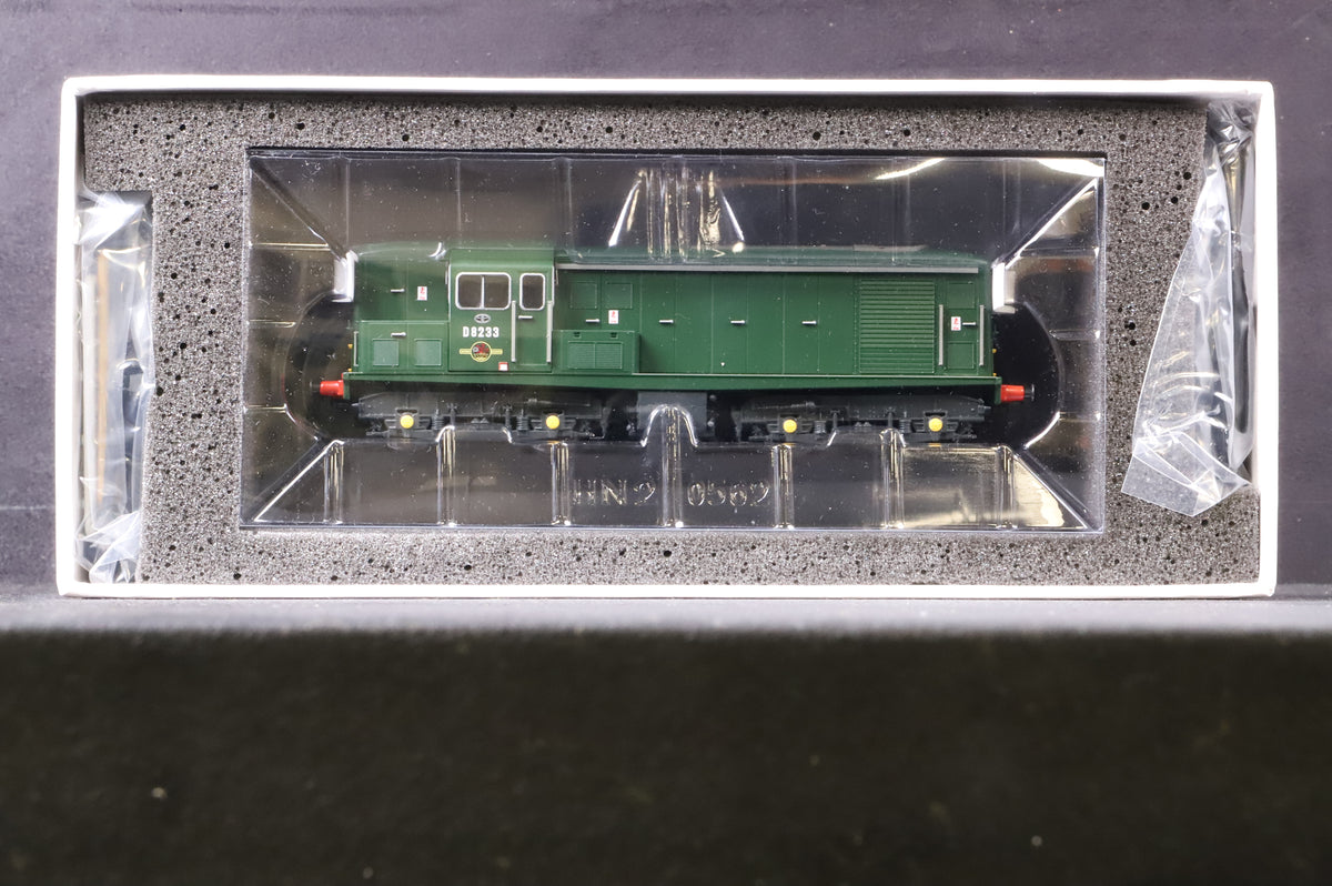 Heljan OO 1503 Class 15 &#39;D8233&#39; BR Green Small Yellow Panels