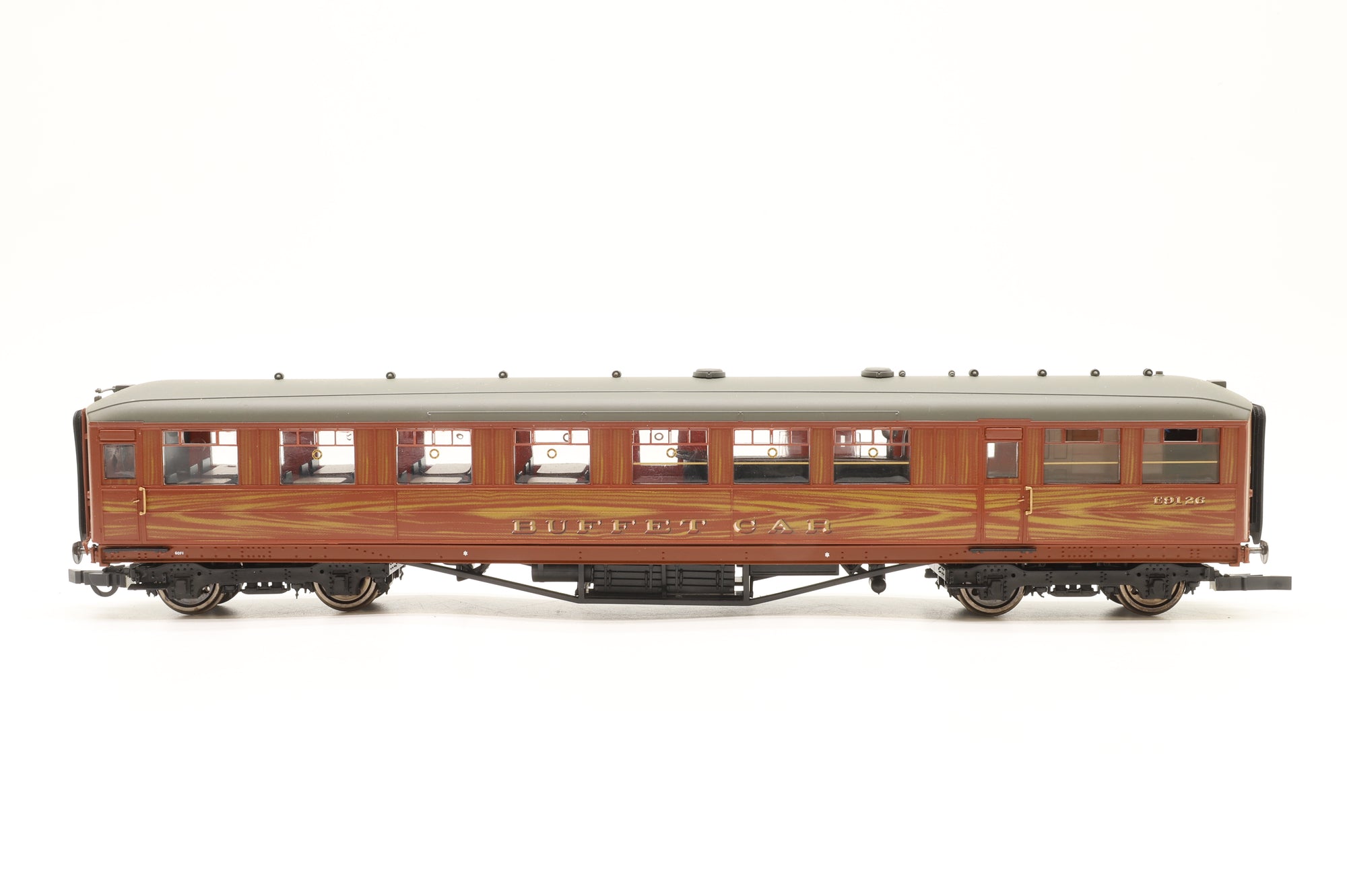 Hornby OO Rake of 7 Teak Gresley Coaches, DCC Controlled Lighting