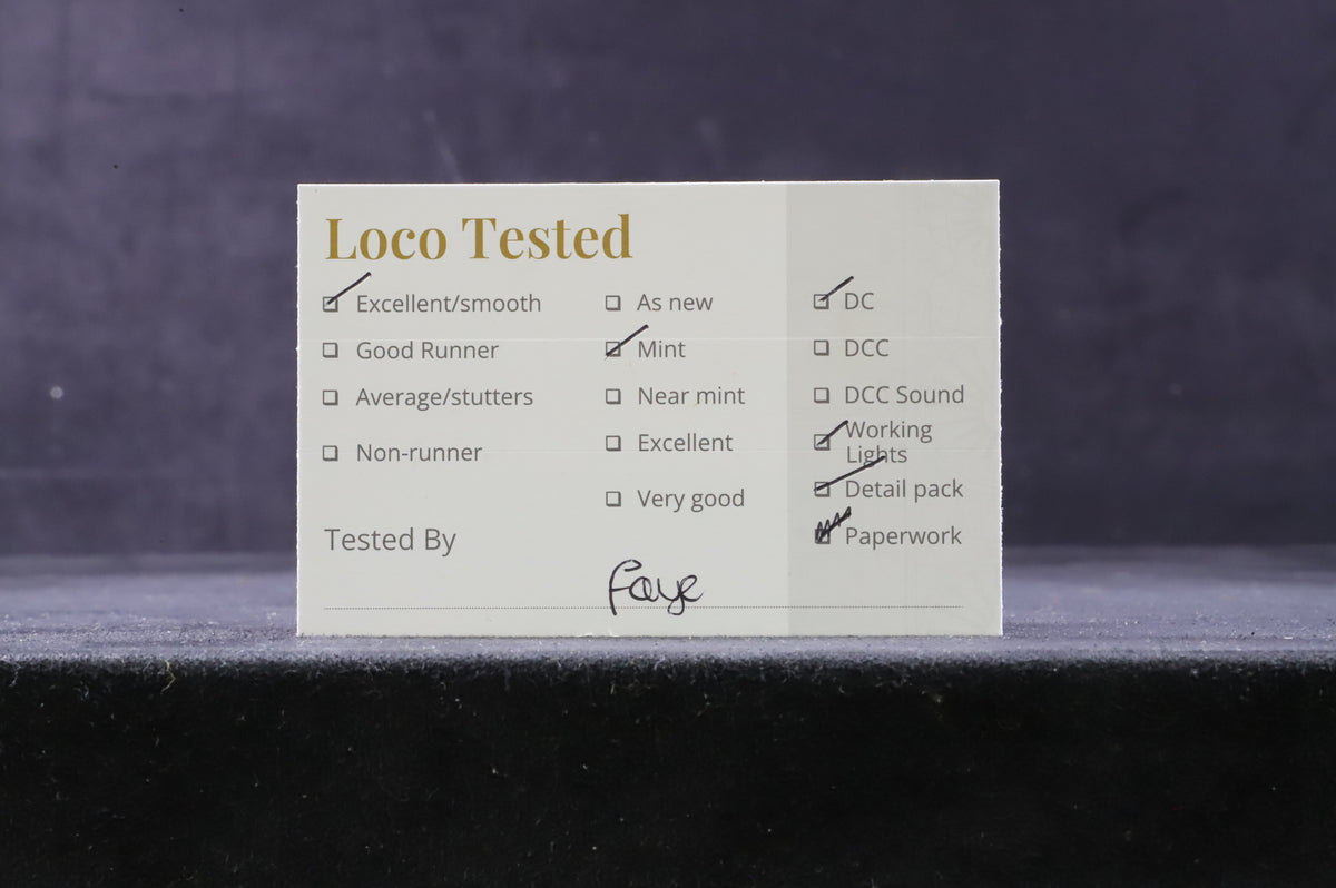 Dapol OO 4D-003-002 Class 52 D1038 &#39;Western Sovereign&#39; in BR Green w/ Small Yellow Ends