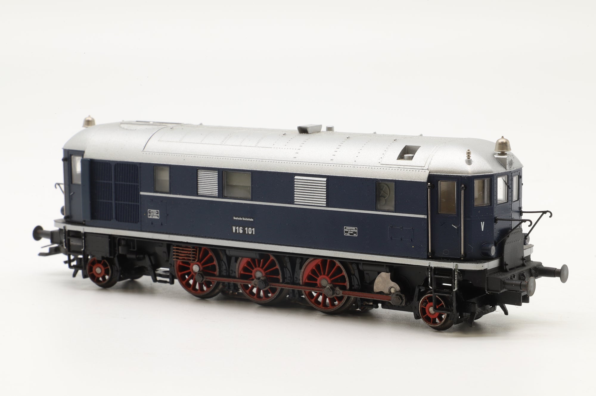Marklin HO V140 Diesel Locomotive 3 Rail Digital