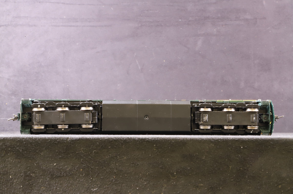 Scale Trains HO SXT10686 GE C44-9W No.8681 in Chicago &amp; North Western Livery - DCC Sound