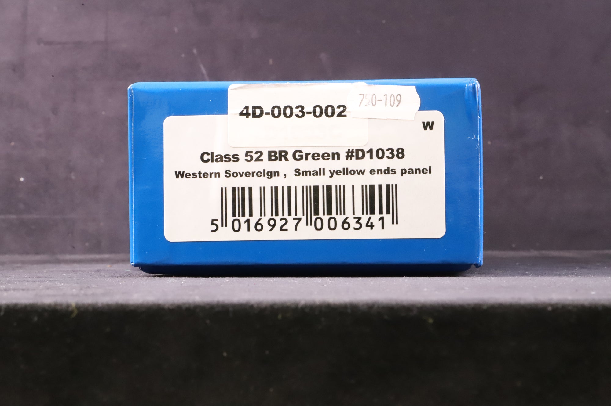 Dapol OO 4D-003-002 Class 52 D1038 'Western Sovereign' in BR Green w/ Small Yellow Ends