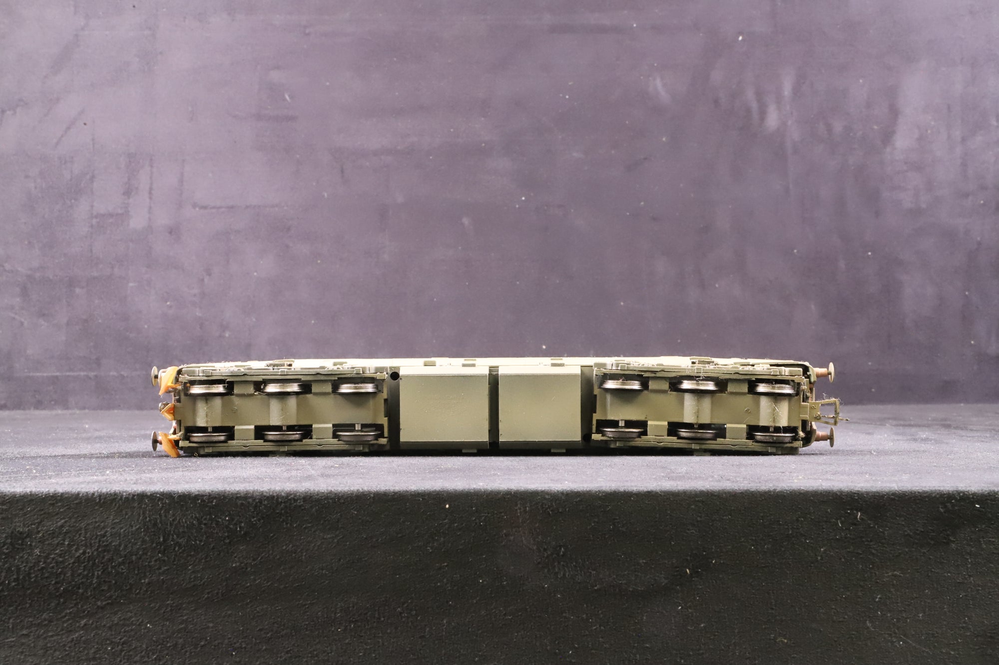 Bachmann OO 32-776 Class 37/0 Diesel 'D6717' BR Green Split Head Code Weathered