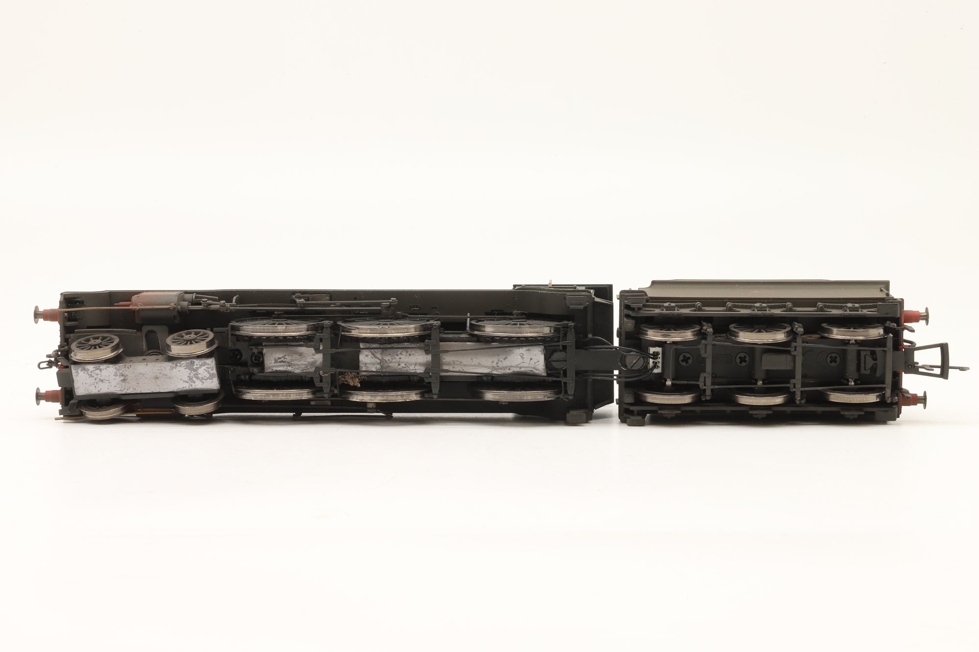Hornby OO R3318 Class B17/6 '61620' 'Clumber' BR Lined Green E/C Weathered, Renamed & DCC Sound