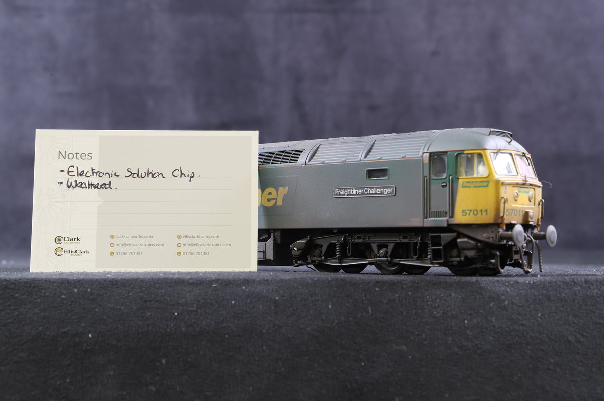 Bachmann OO 32-753 Class 57/0 &#39;57011&#39; &#39;Freightliner Challenger&#39; Weathered, DCC Fitted