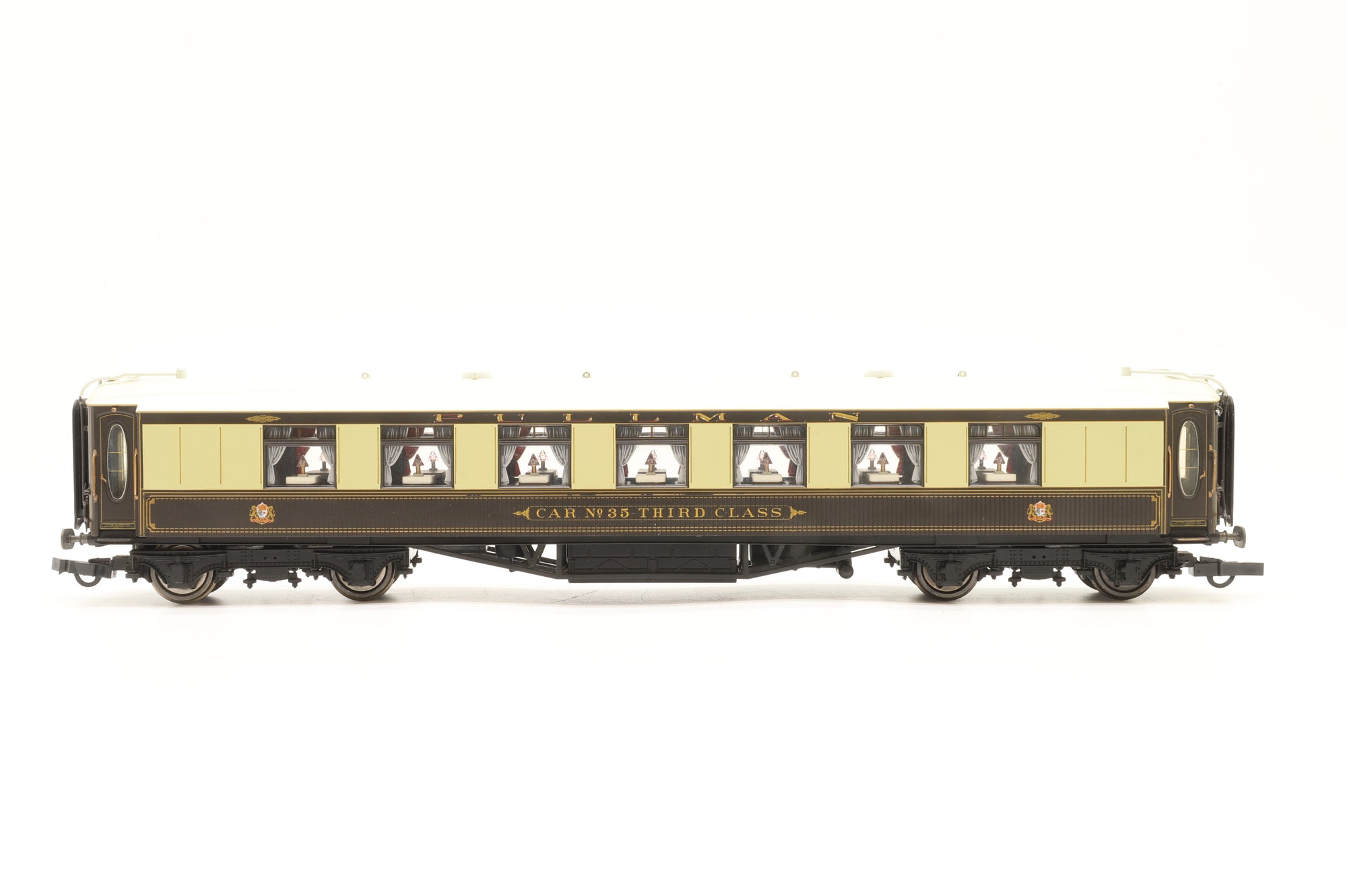 Hornby OO Rake of 7 White roof Pullmans