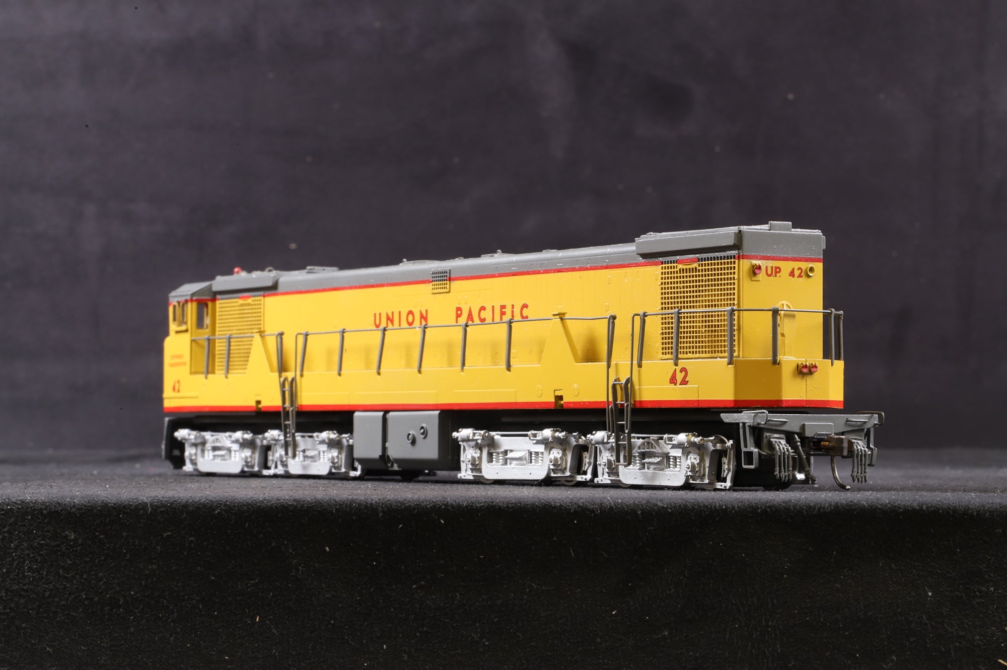 Alco/ Samhongsa HO Brass U-50-B Union Pacific #42 Diesel Locomotive