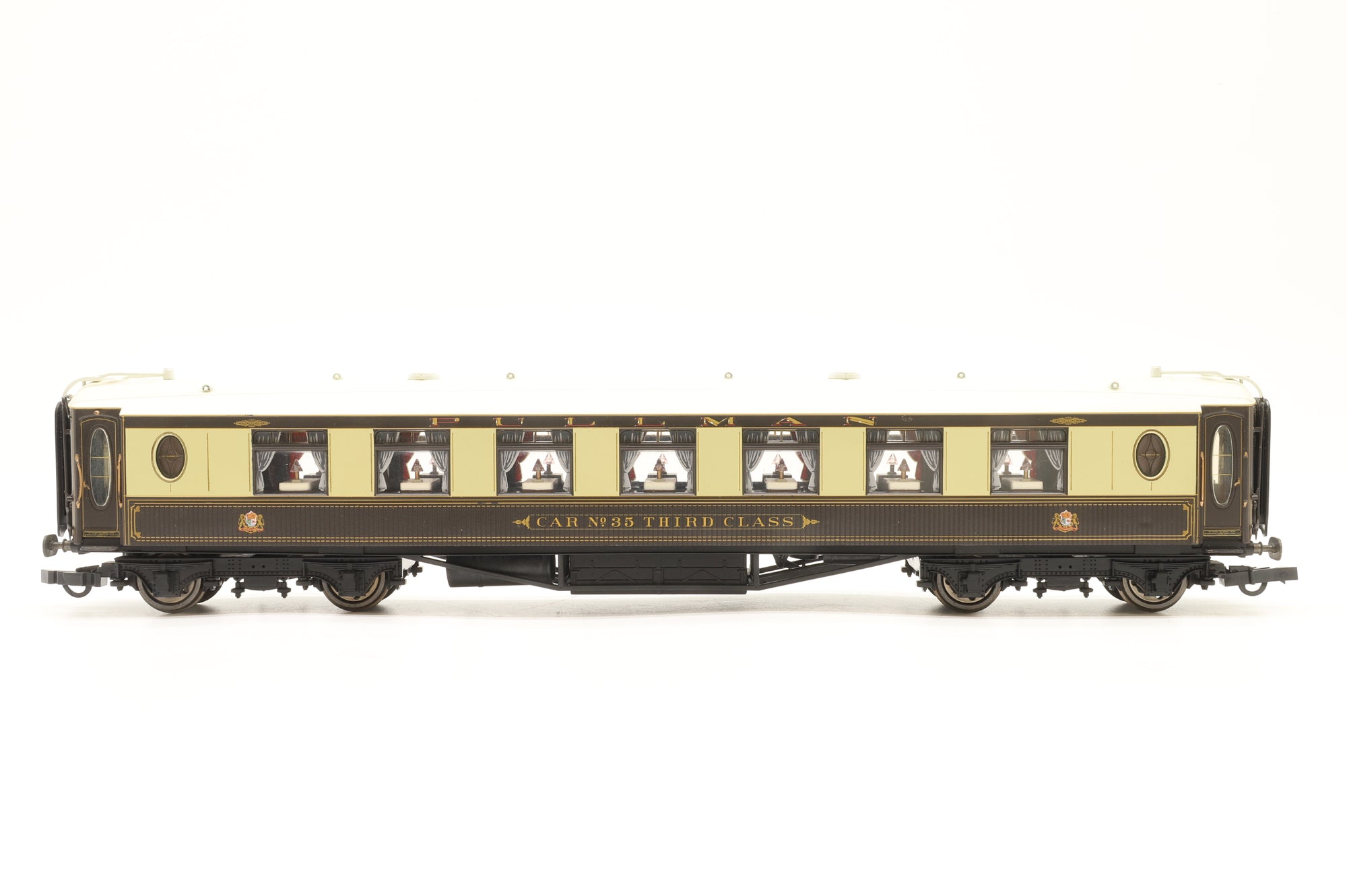 Hornby OO Rake of 7 White roof Pullmans